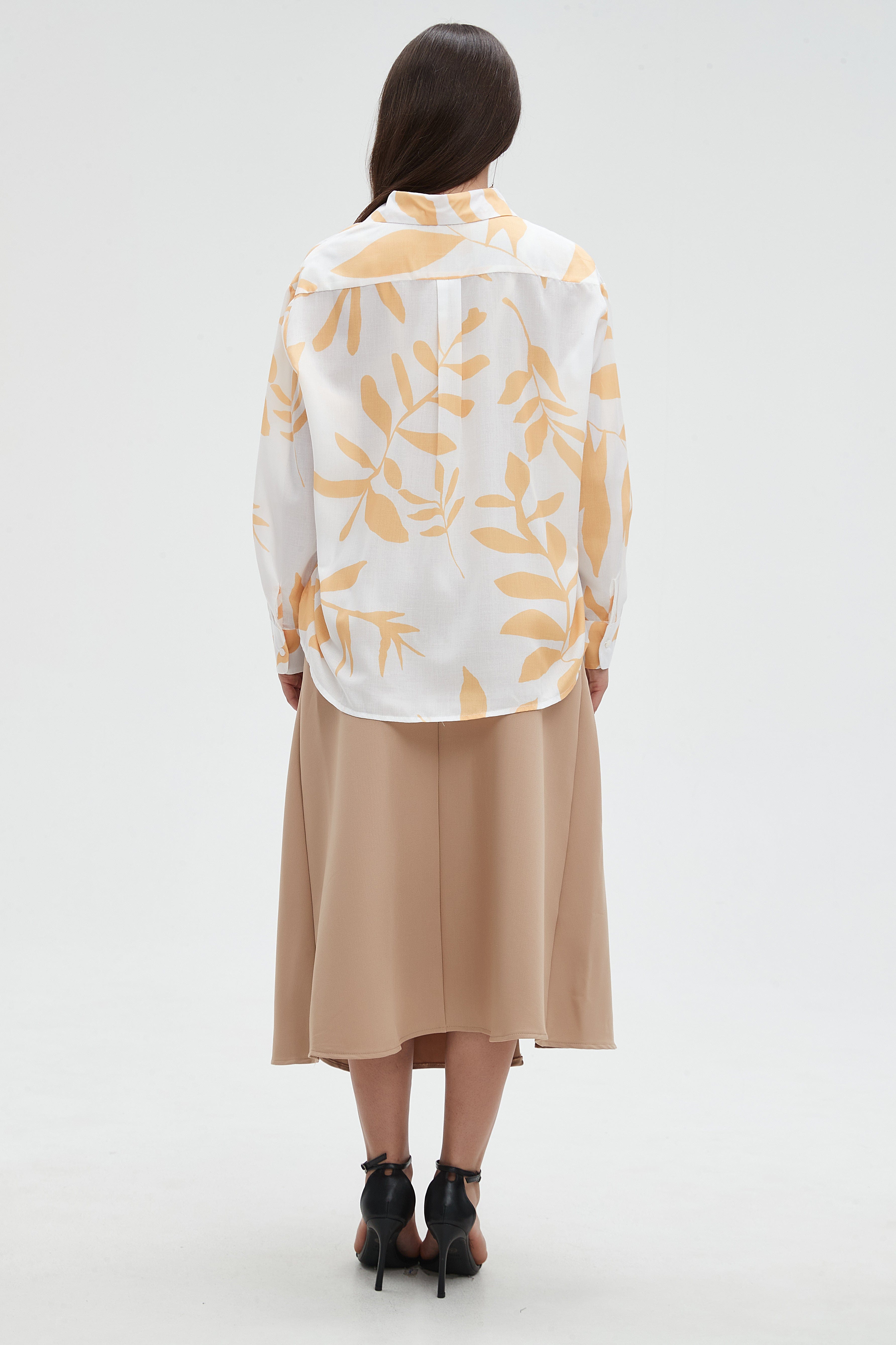 ميكا بلوزة نسائية كم طويل بطبعة أوراق شجر