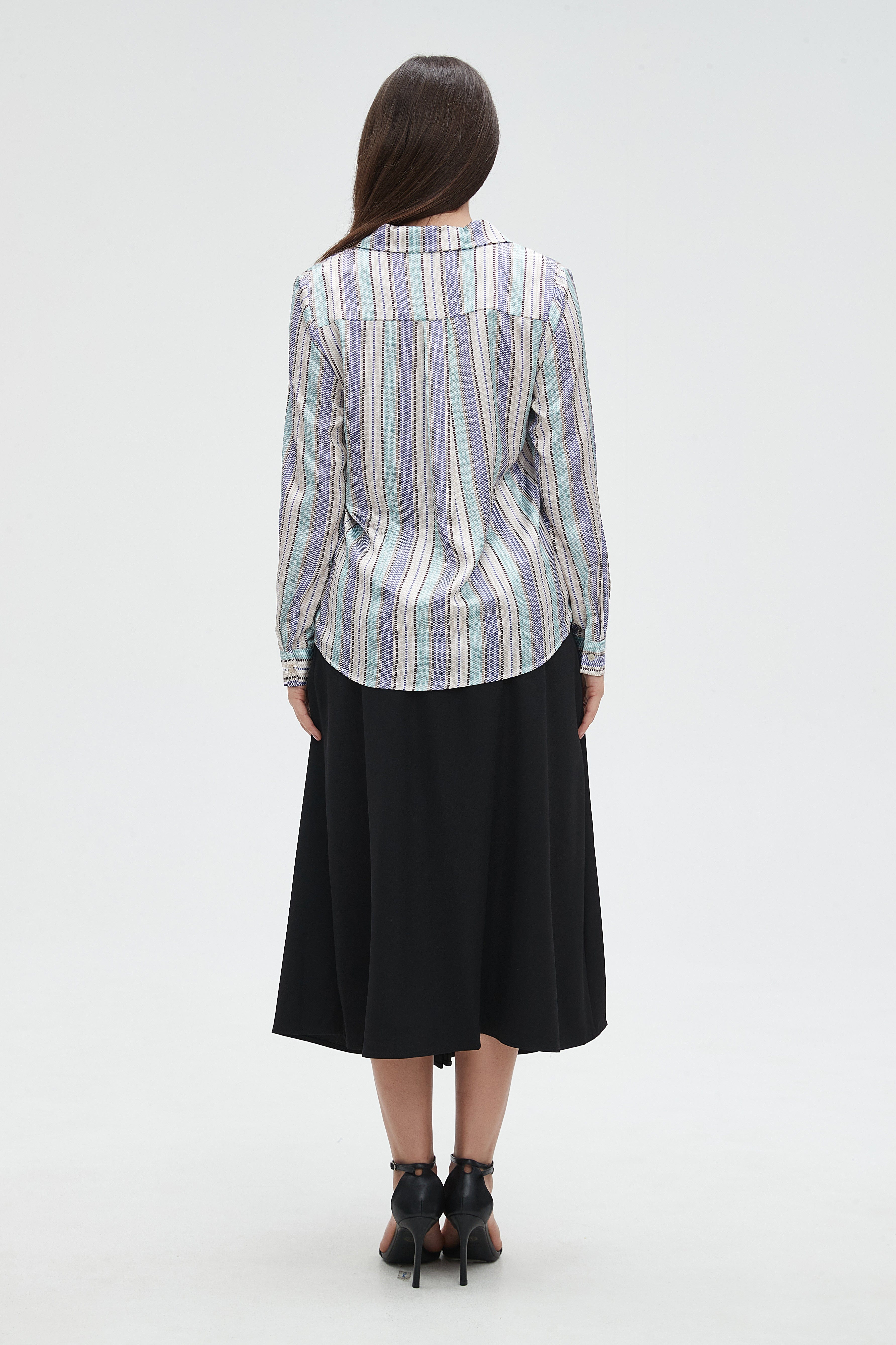 ميكا بلوزة نسائية مخططة بالطول بأكمام طويلة