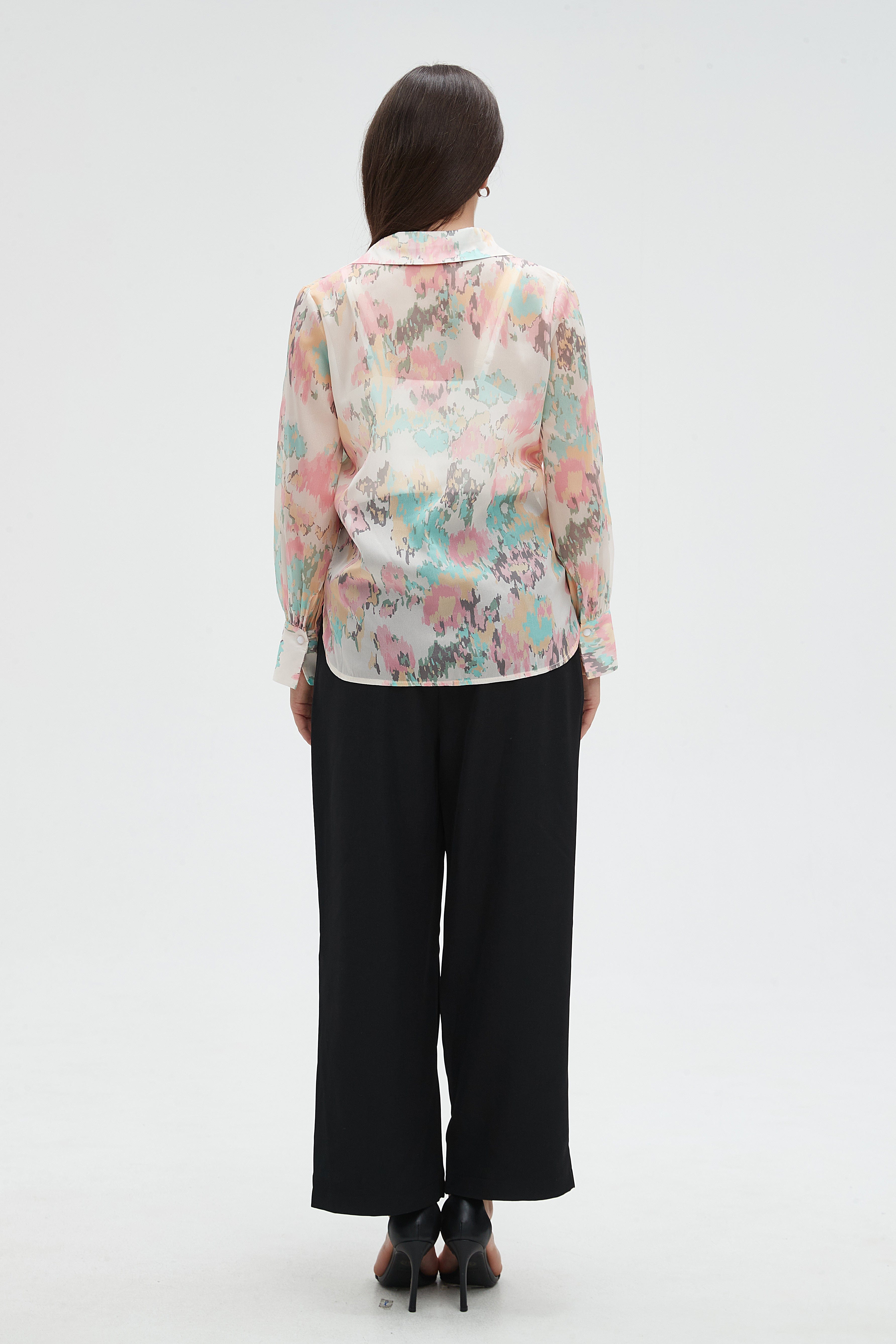 ميكا بلوزة نسائية مشجرة بزرار من الأمام وأكمام طويلة