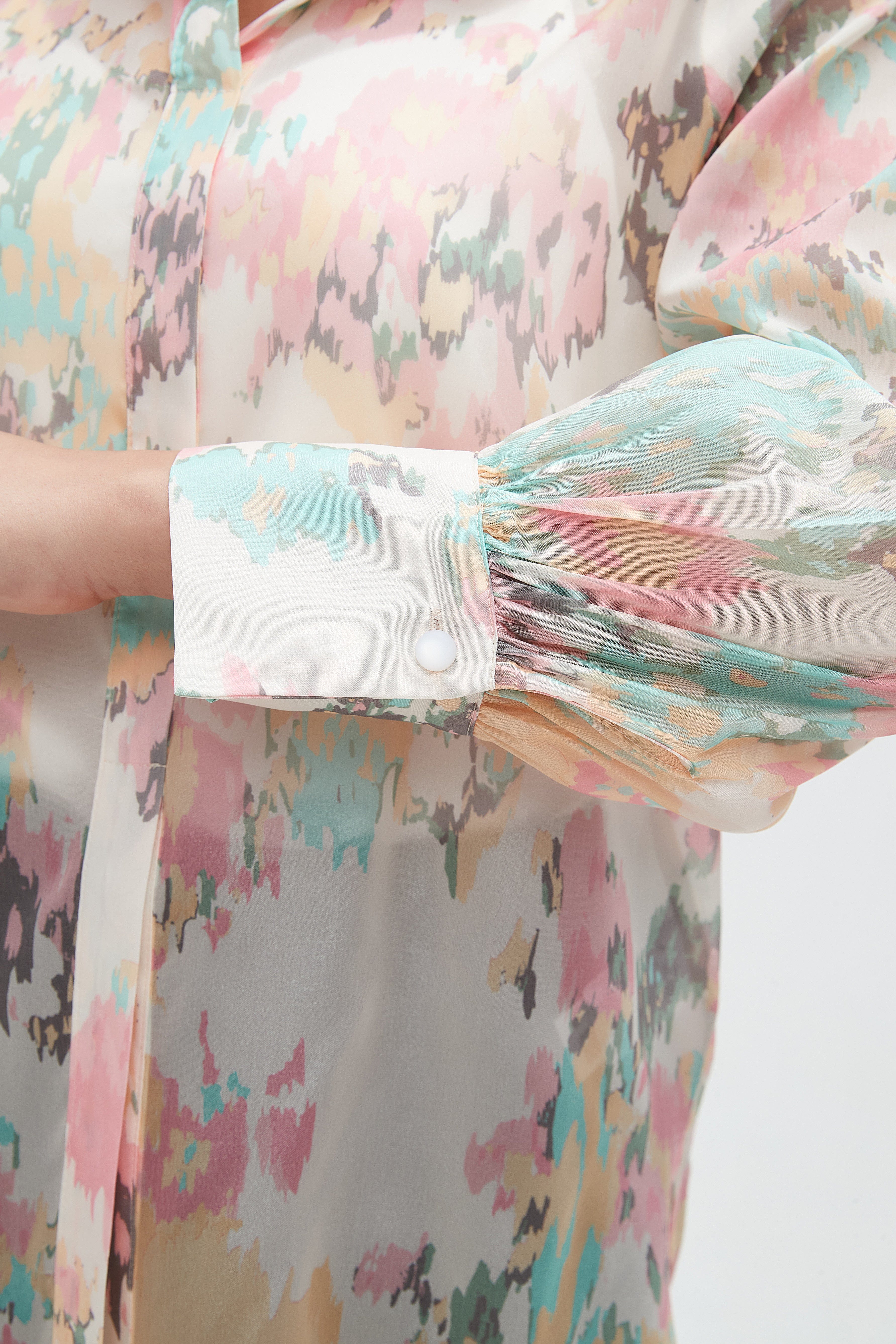 ميكا بلوزة نسائية مشجرة بزرار من الأمام وأكمام طويلة