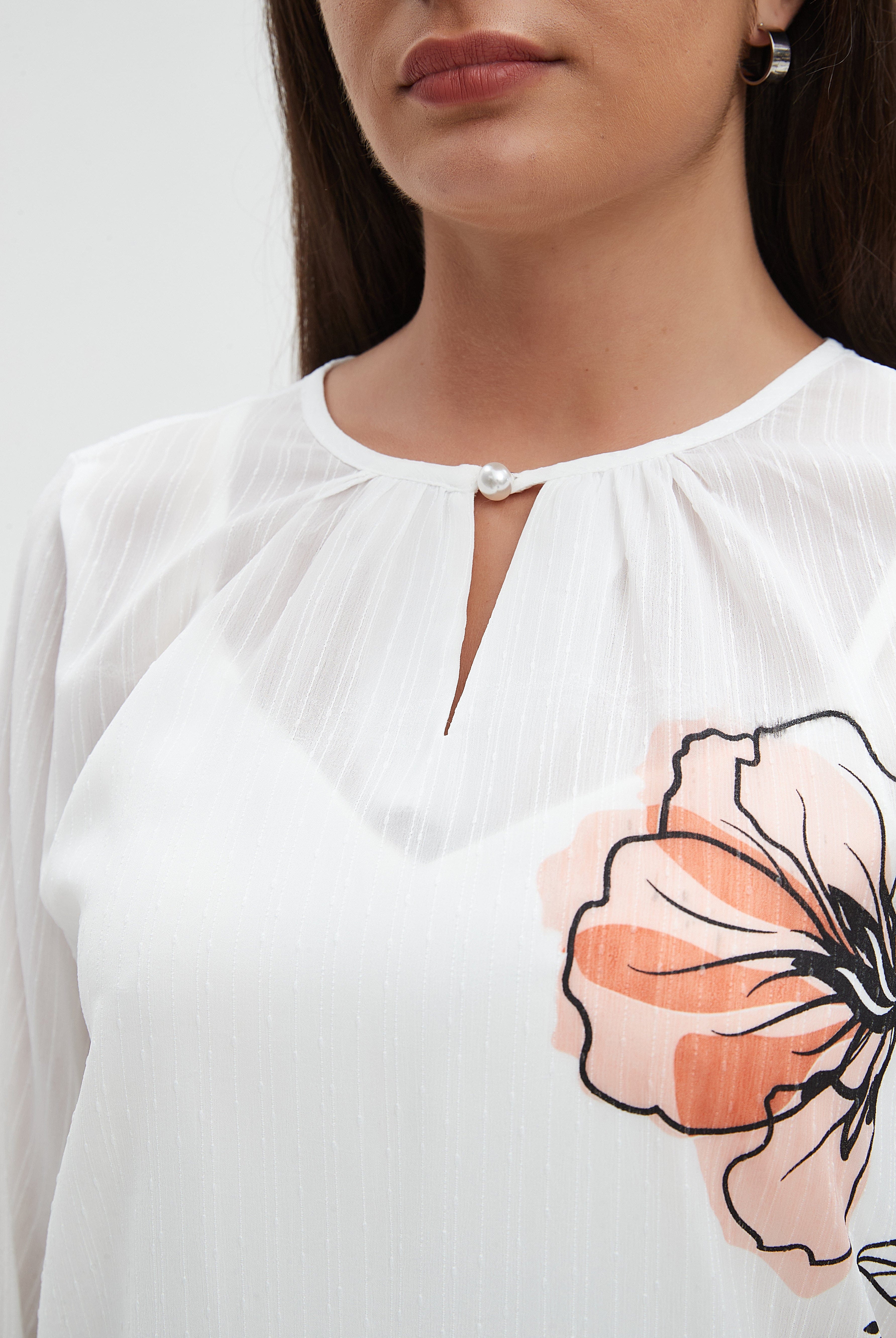 ميكا بلوزة نسائية بطبعة ورد وأكمام طويلة