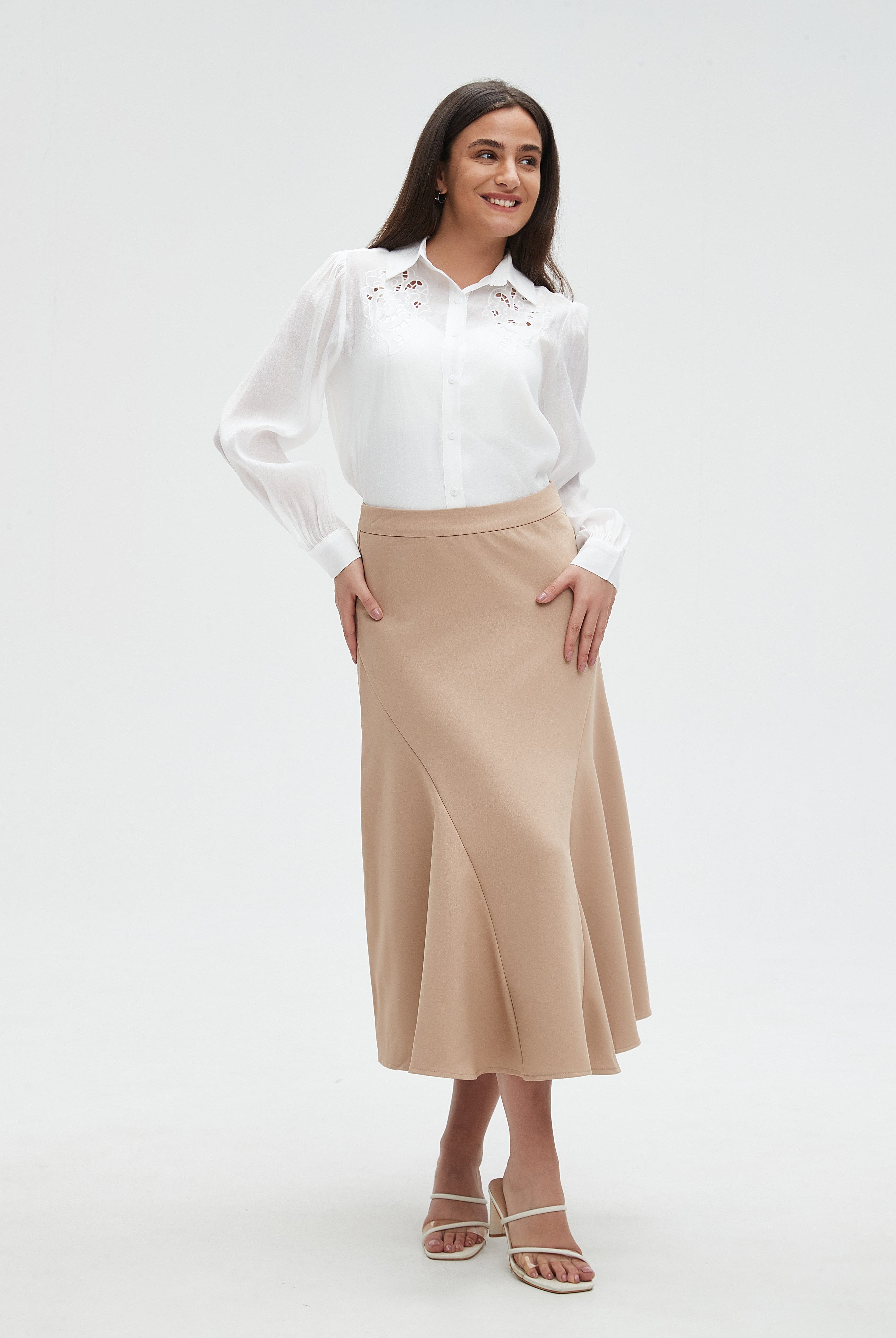 ميكا بلوزة نسائية بكم طويل ونقشه على الكتف