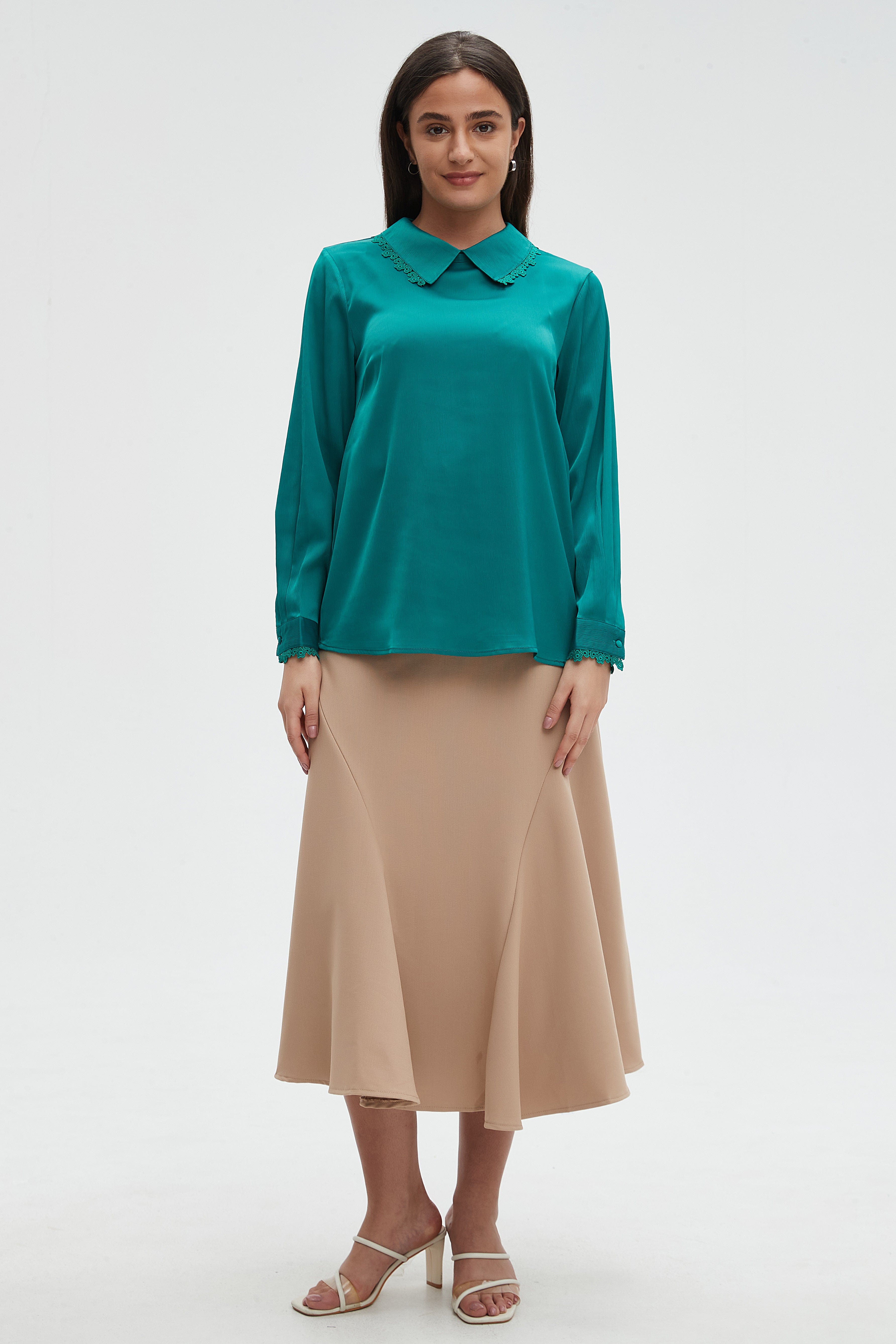 ู
ููุง ุจููุฒุฉ ูุณุงุฆูุฉ ุจุฃูู
ุงู
ุทูููุฉ ูููุดุฉ ุนูู ุงููุฏ