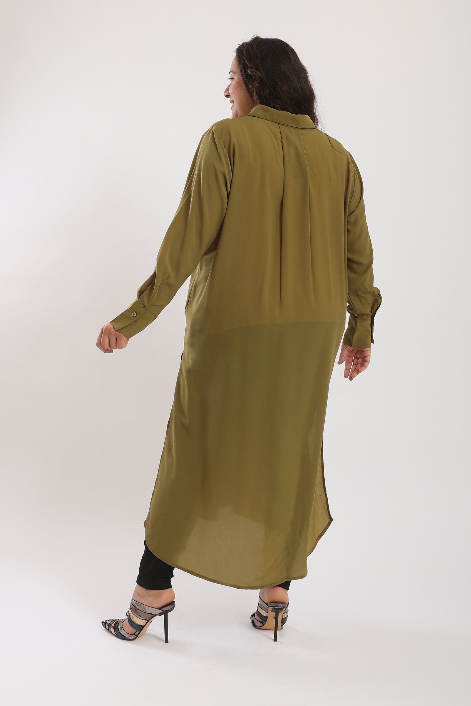 كارينا قميص طويل سادة بقصة ضيقة كم طويل