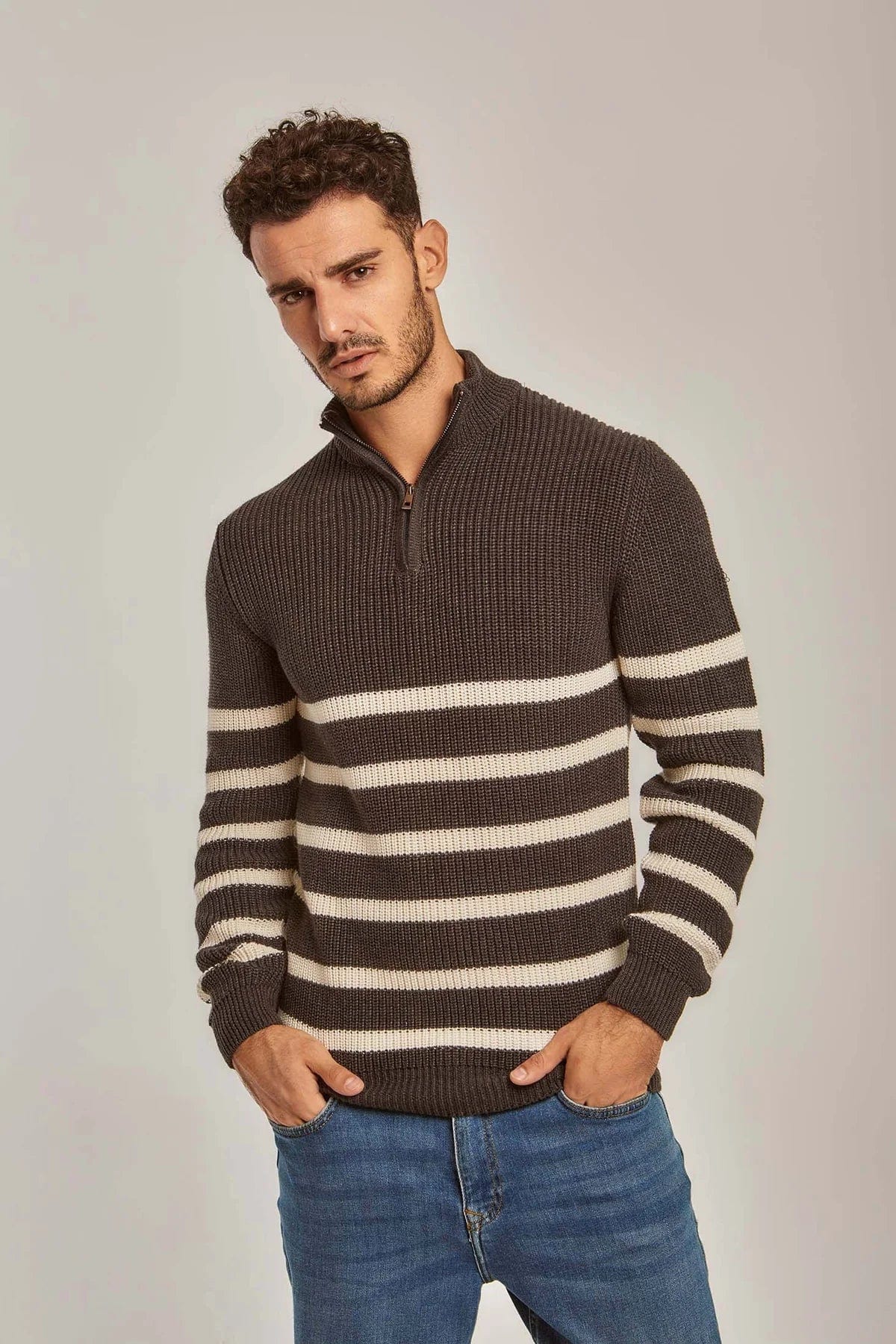 داليدرس بلوفر رجالي بسحاب أمامي كم طويل مخطط بالعرض