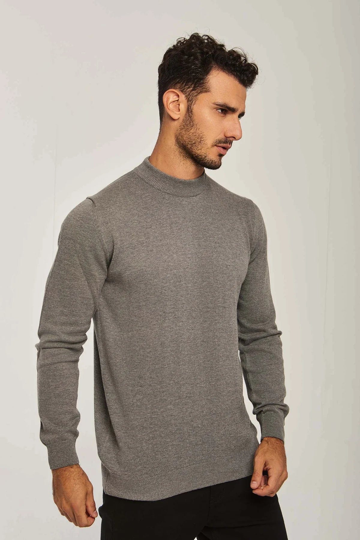 داليدرس بلوفر رجالي سادة كم طويل برقبة دائرية