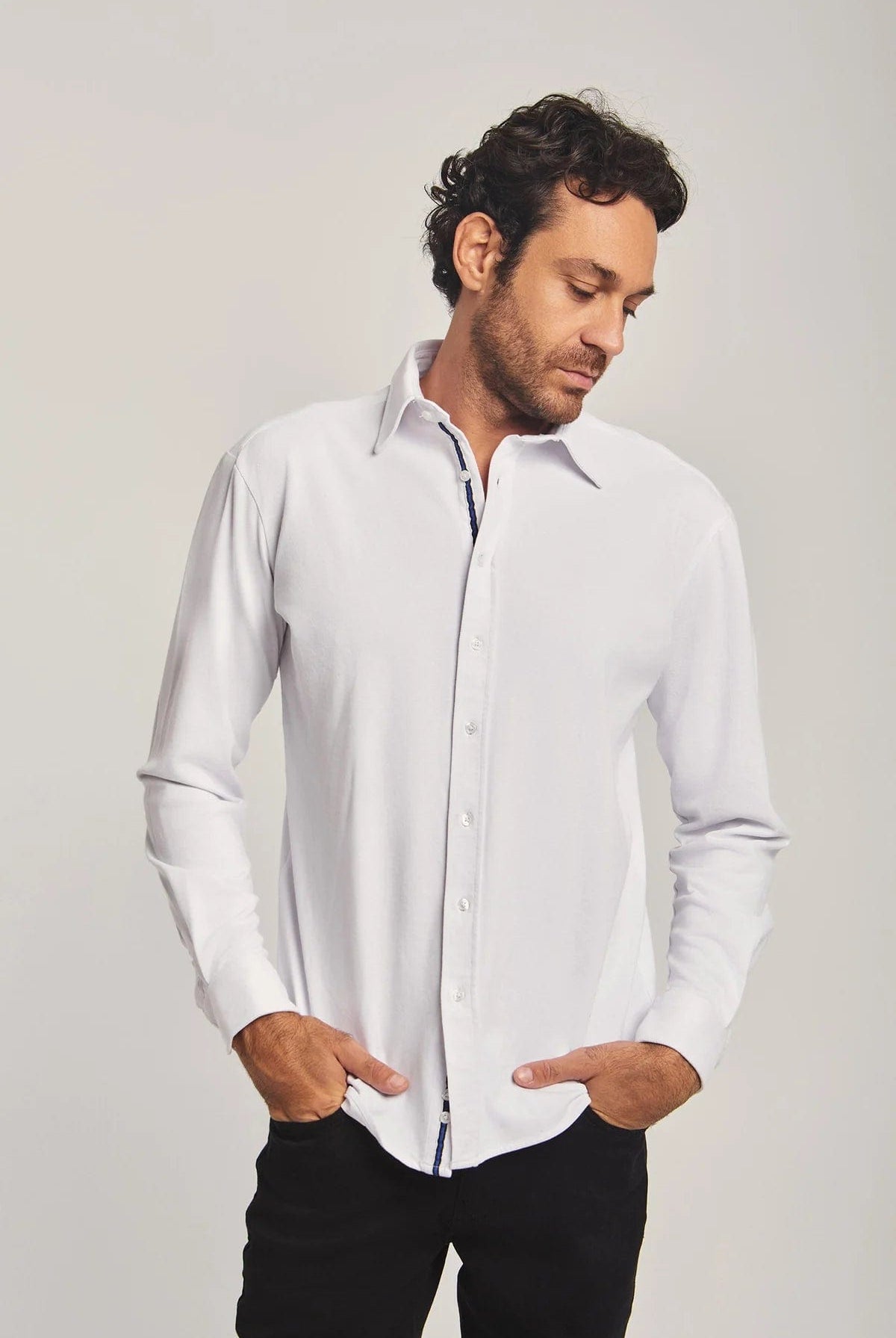 داليدرس قميص رجالي سادة كم طويل بياقة أبيض