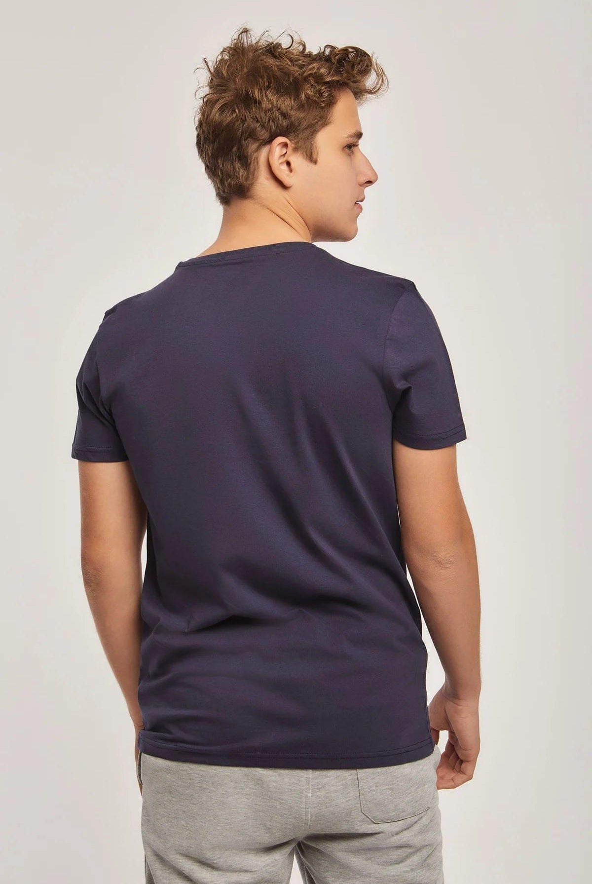 داليدرس تيشيرت منقوش من الصدر نص كم رجالي