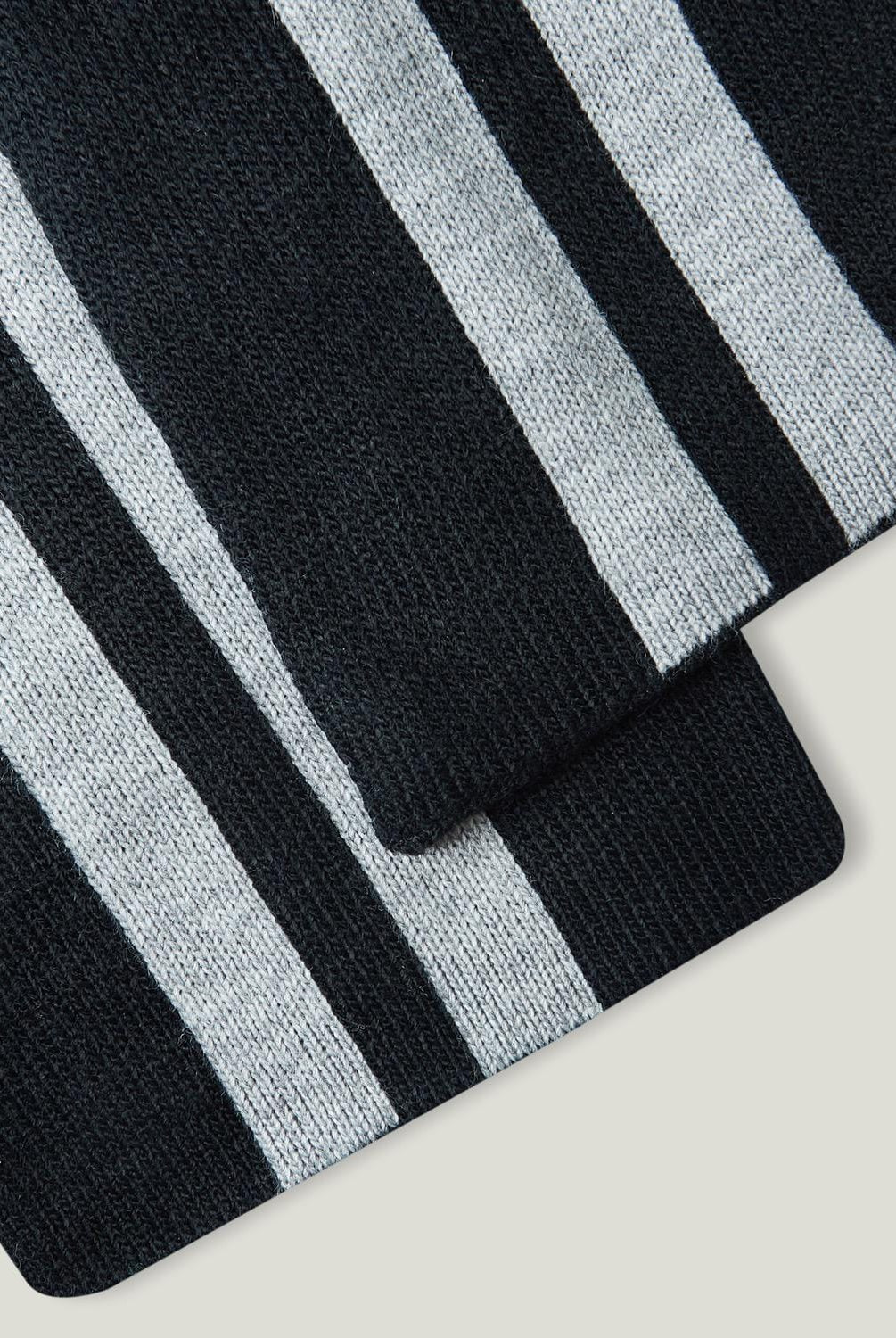 يونايتد كولورز اوف بينيتون وشاح مخطط ولادي