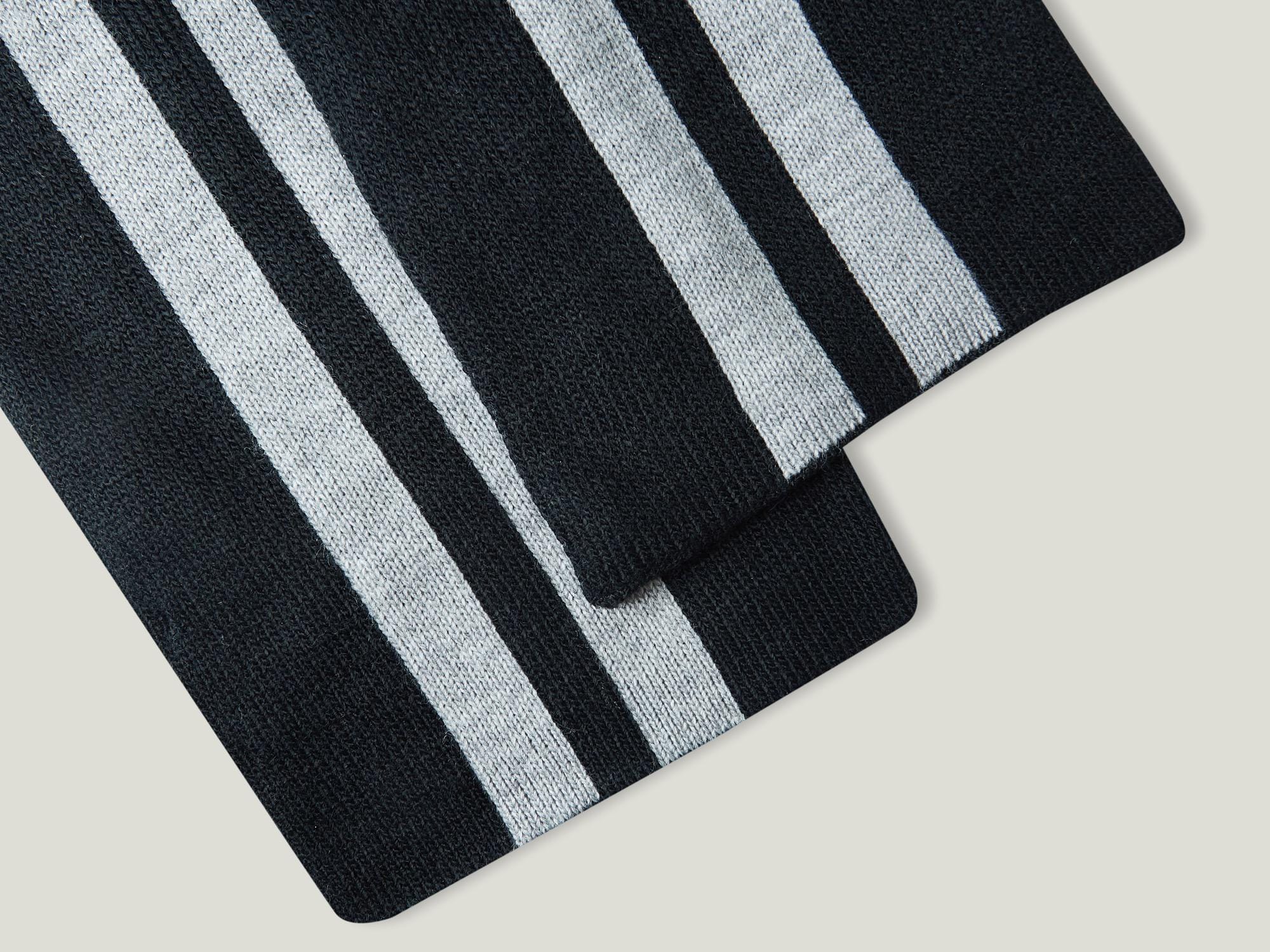 يونايتد كولورز اوف بينيتون وشاح مخطط ولادي