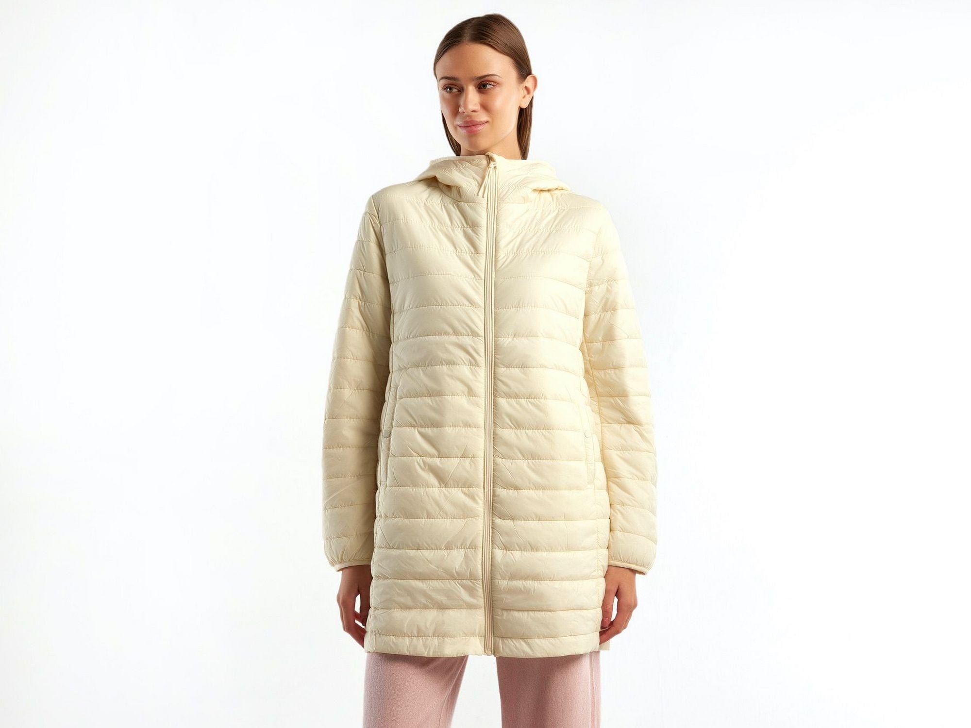 يونايتد كولورز اوف بينيتون جاكيت نسائي مبطن وبعطاء لرأس