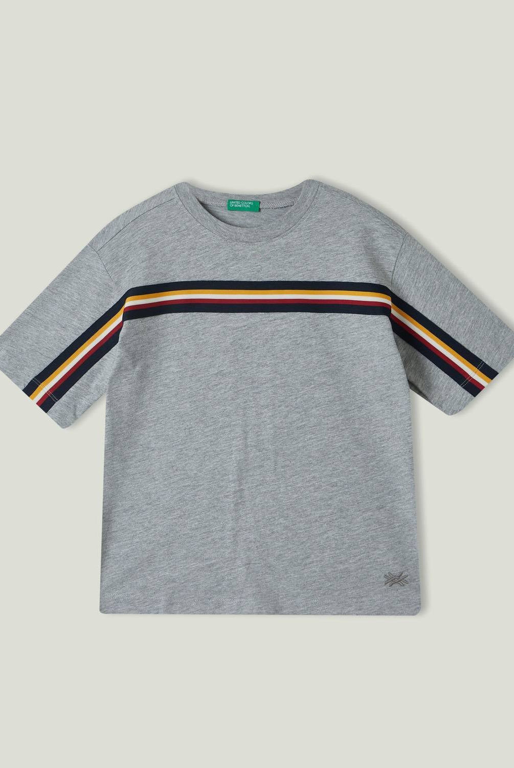 يونايتد كولورز اوف بينيتون تيشيرت بتفاصيل مخططة بالعرض نص كم أطفالي