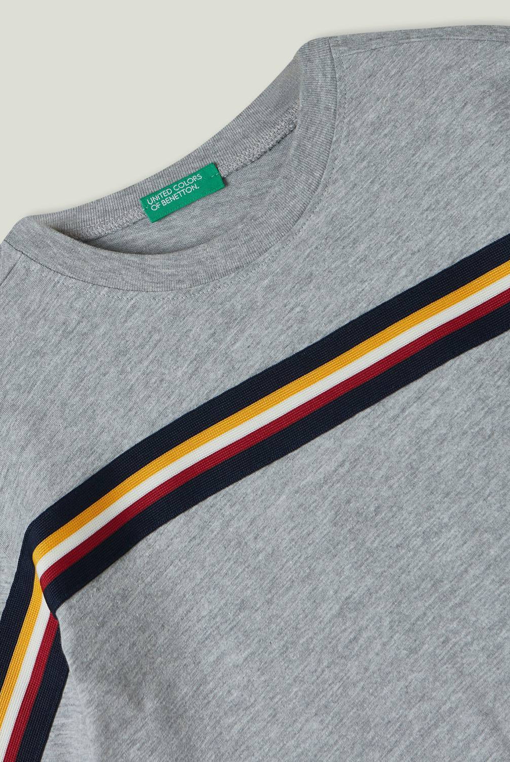 يونايتد كولورز اوف بينيتون تيشيرت بتفاصيل مخططة بالعرض نص كم أطفالي