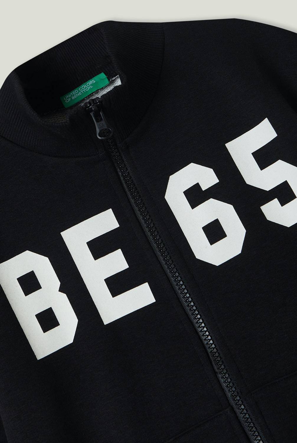 يونايتد كولورز اوف بينيتون سويت شيرت بسحاب وطباعة أطفالي