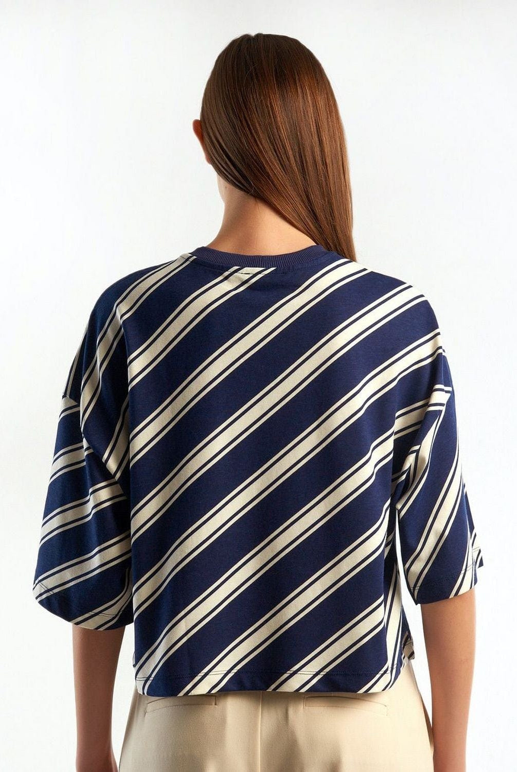 يونايتد كولورز اوف بينيتون بلوزة نسائية أوفر سايز قصيرة مخططة