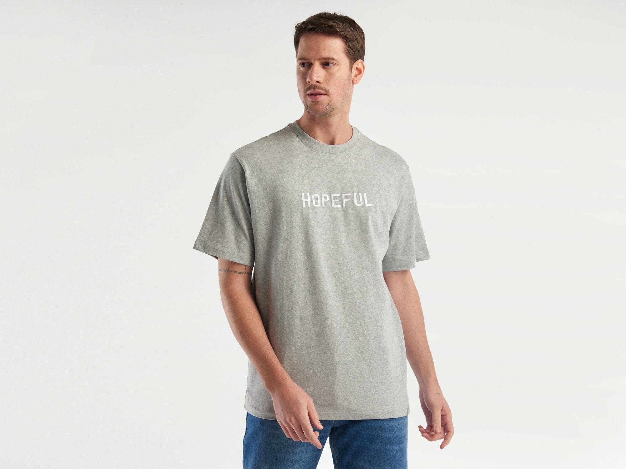 يونايتد كولورز اوف بينيتون تيشيرت بطباعة شعار بطبعة أمامية نص كم نسائي