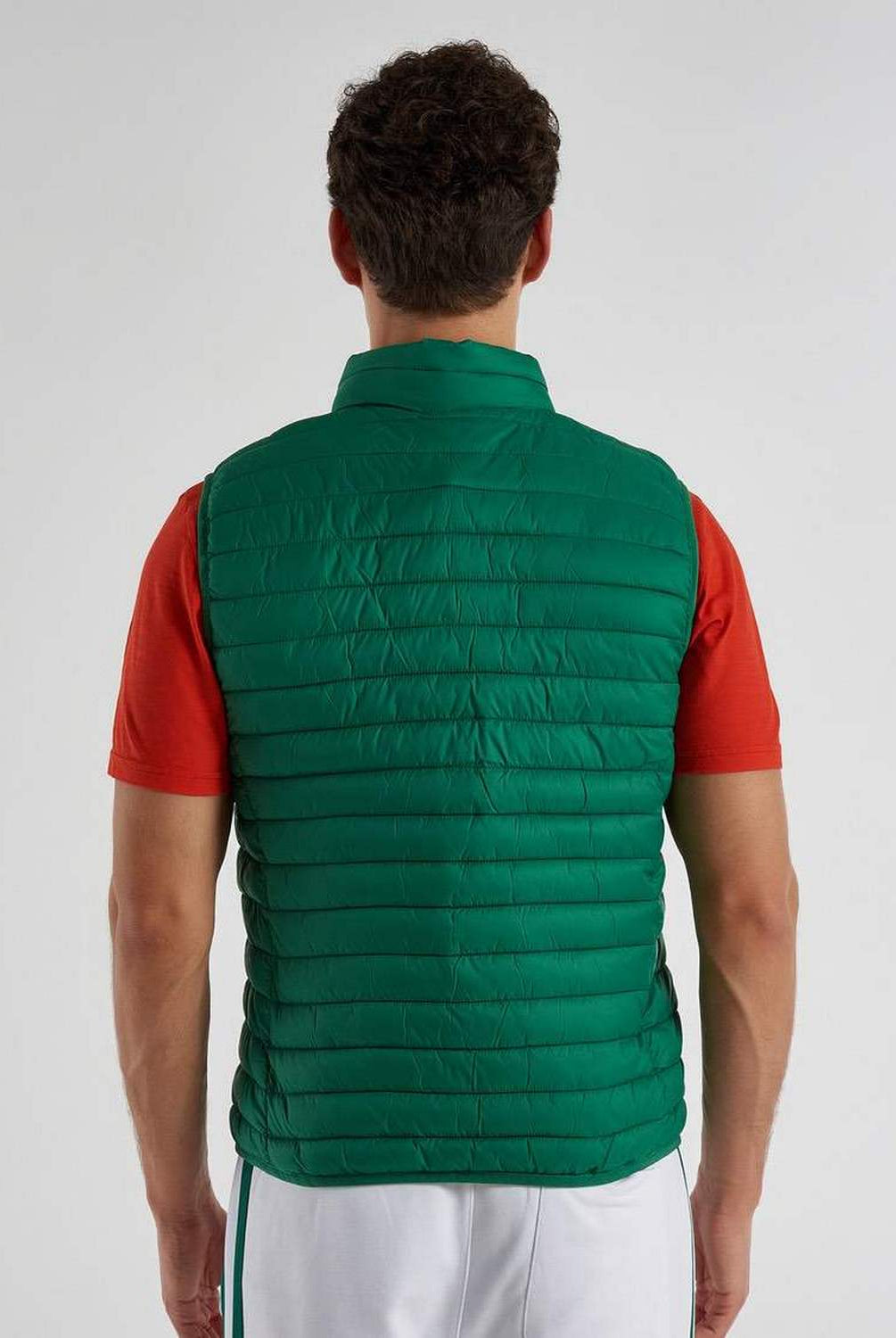 يونايتد كولورز اوف بينيتون جاكيت نفخ شبابي بدون أكمام مبطن