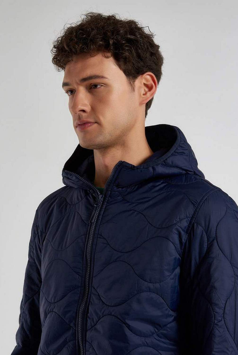 يونايتد كولورز اوف بينيتون جاكيت مبطن بهودي رجالي