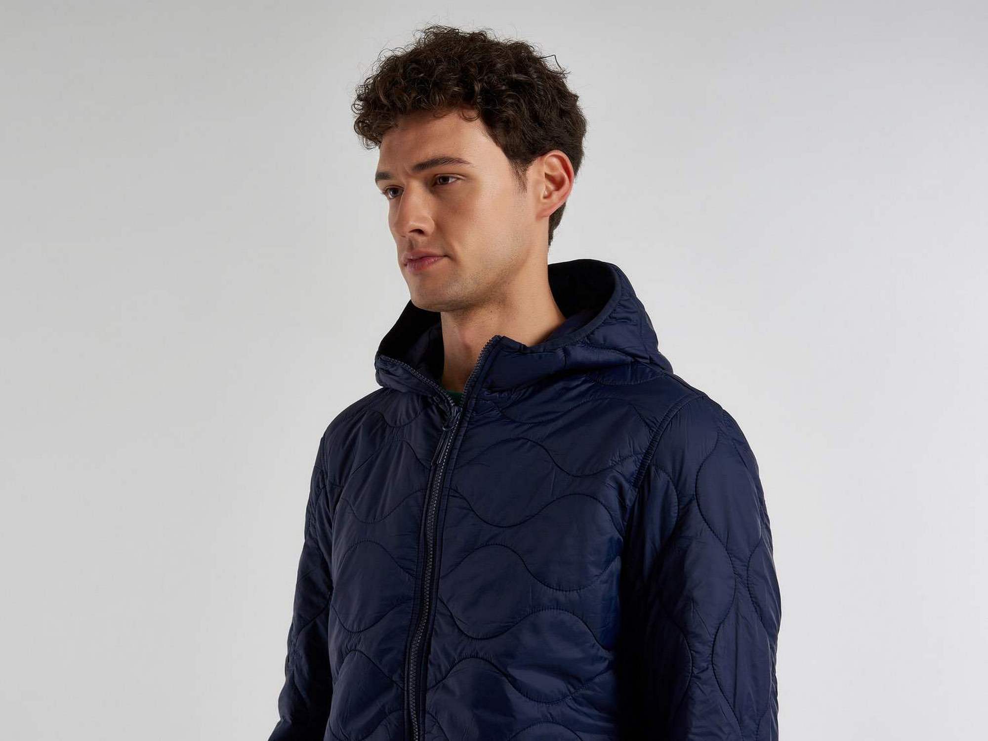 يونايتد كولورز اوف بينيتون جاكيت مبطن بهودي رجالي