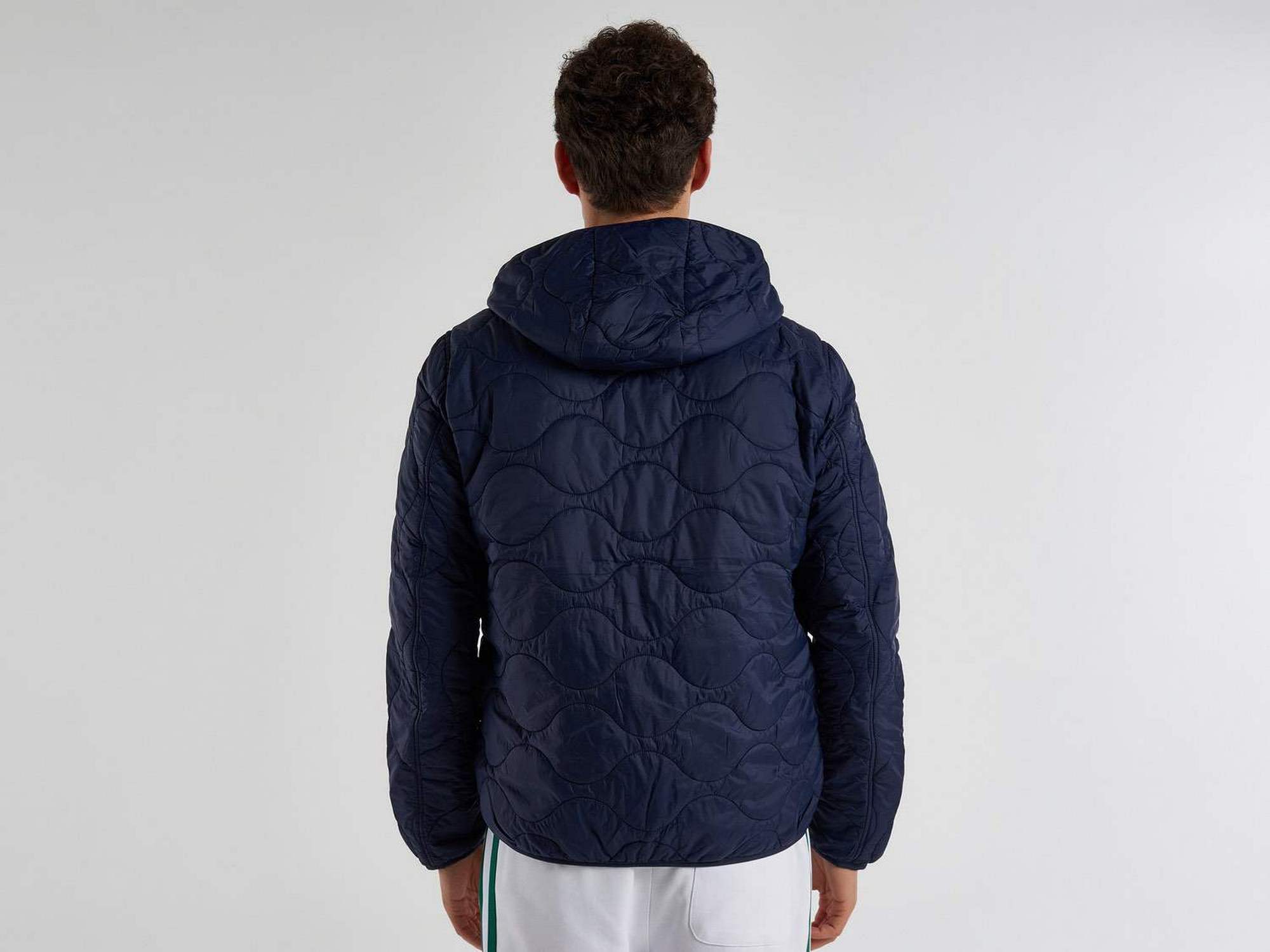 يونايتد كولورز اوف بينيتون جاكيت مبطن بهودي رجالي