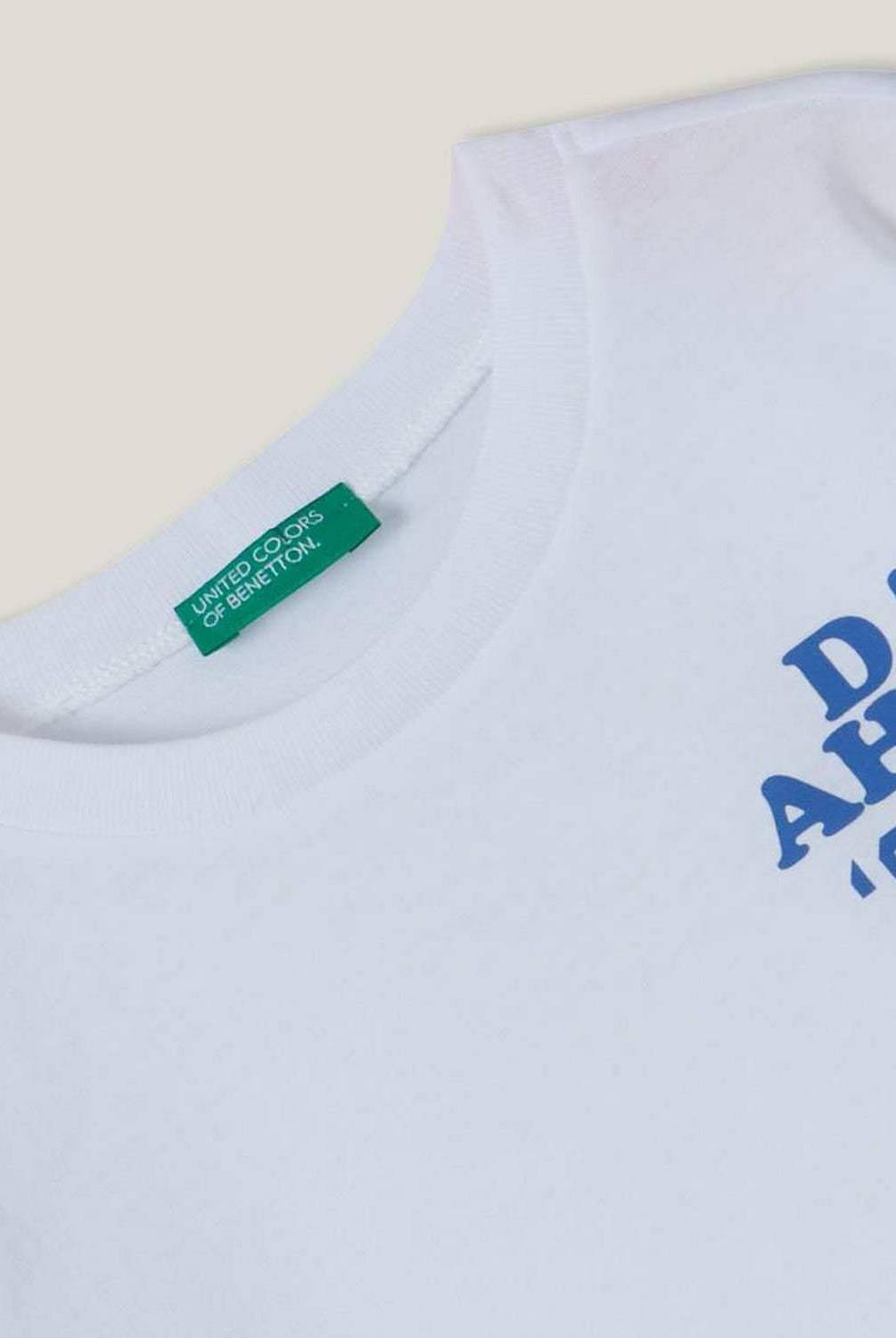 يونايتد كولورز اوف بينيتون تيشيرت اطفالي بأكمام طويلة وطبعة عالصدر