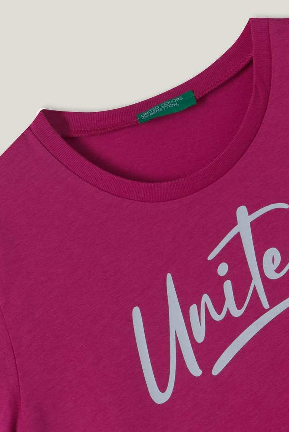 يونايتد كولورز اوف بينيتون تيشيرت قطن بنسبة 100% مع شعار أطفالي