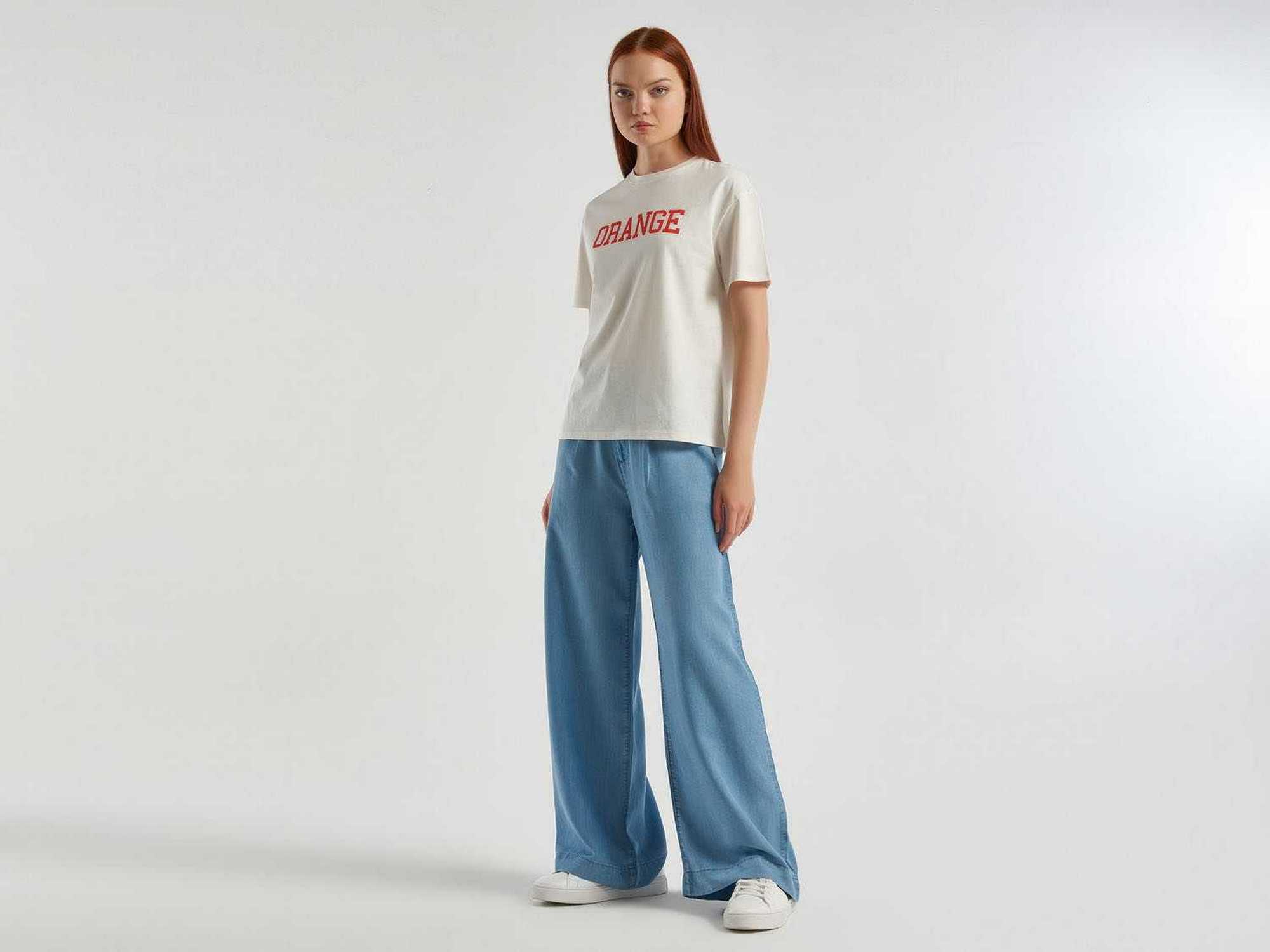 يونايتد كولورز اوف بينيتون تيشيرت بطباعة أمامية نص كم رجالي