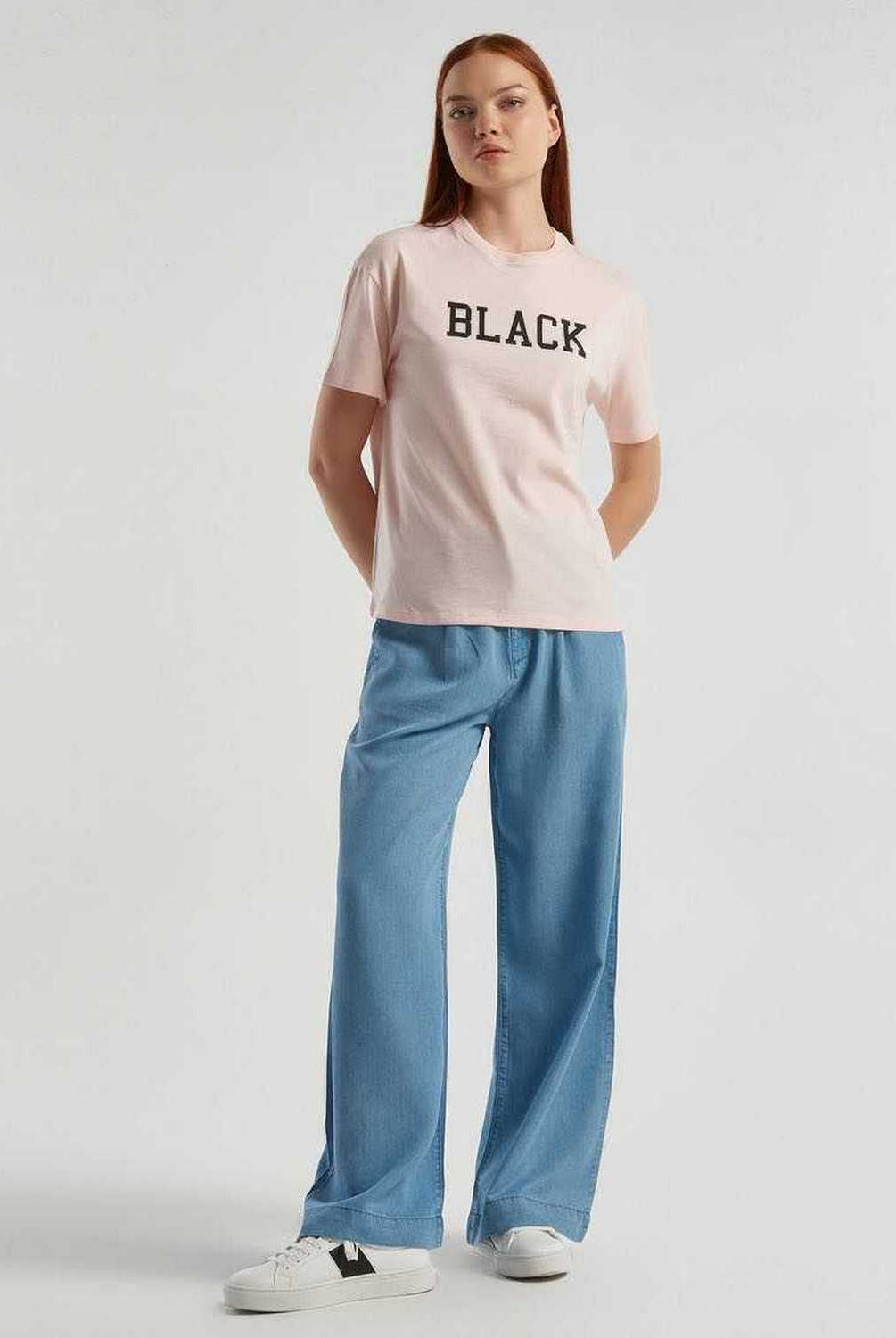 يونايتد كولورز اوف بينيتون تيشيرت بطباعة أمامية نص كم رجالي