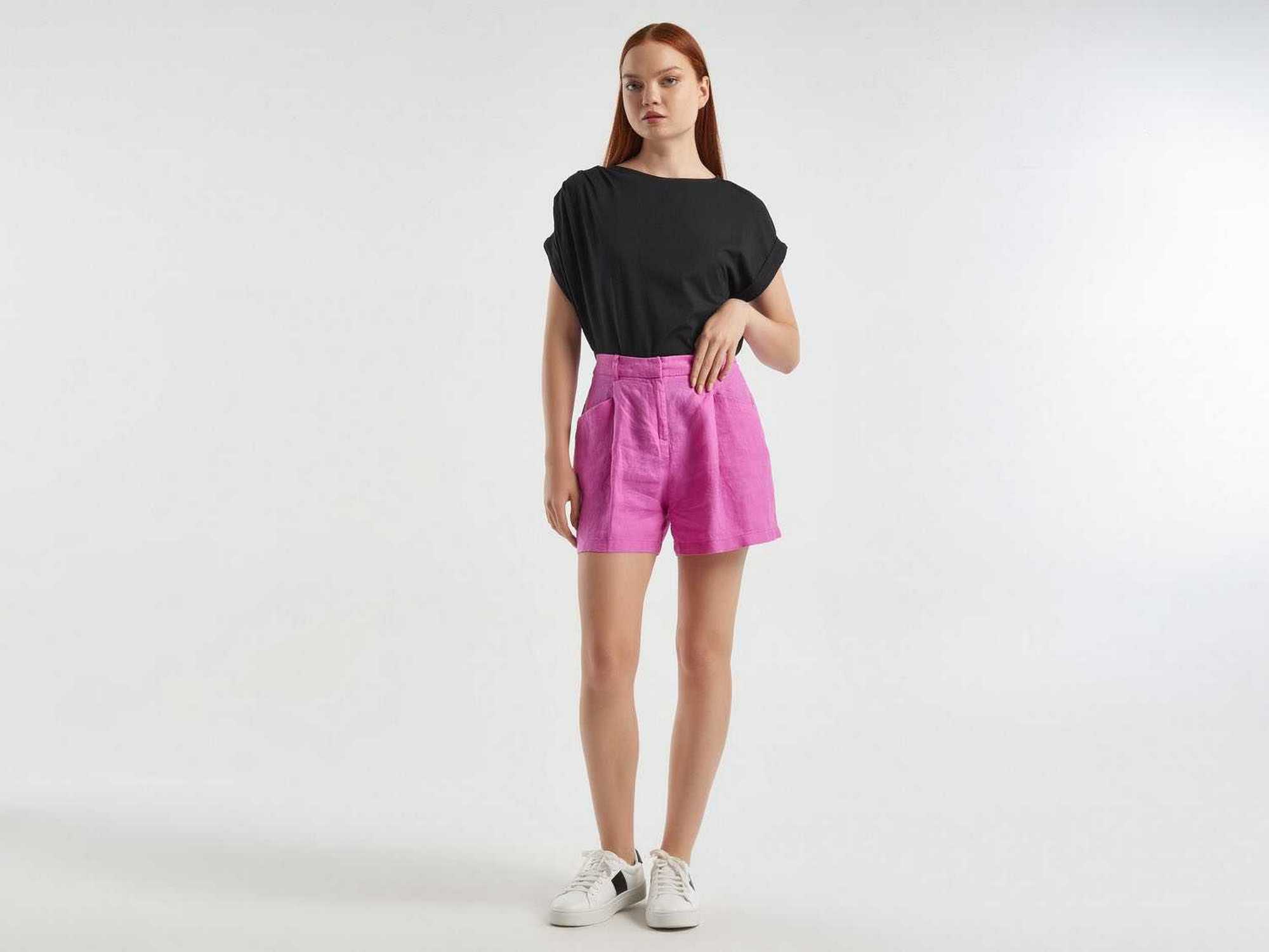 يونايتد كولورز اوف بينيتون تيشيرت نسائي سادة برقبة دائرية