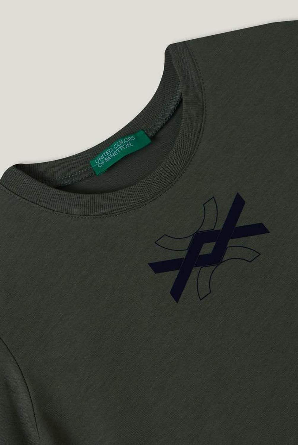 يونايتد كولورز اوف بينيتون تيشيرت قطن بنسبة 100% مع شعار أطفالي