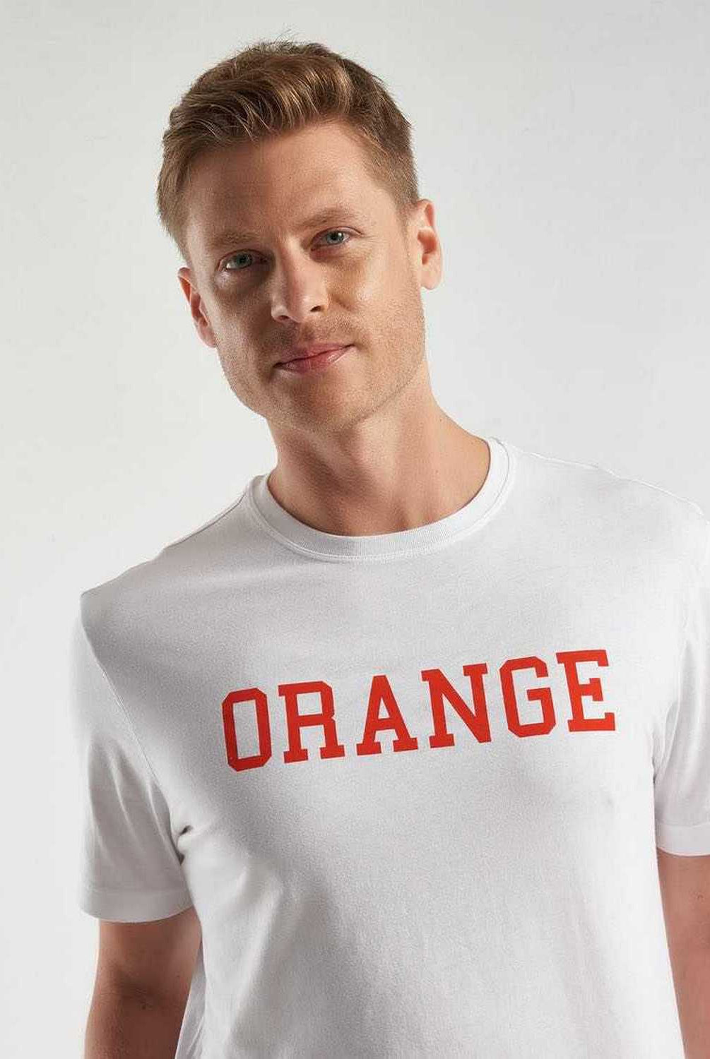 يونايتد كولورز اوف بينيتون تي شيرت رجالي سادة نص كم مع طباعة النص