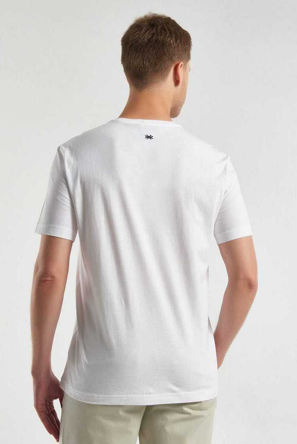 يونايتد كولورز اوف بينيتون تي شيرت رجالي سادة نص كم مع طباعة النص