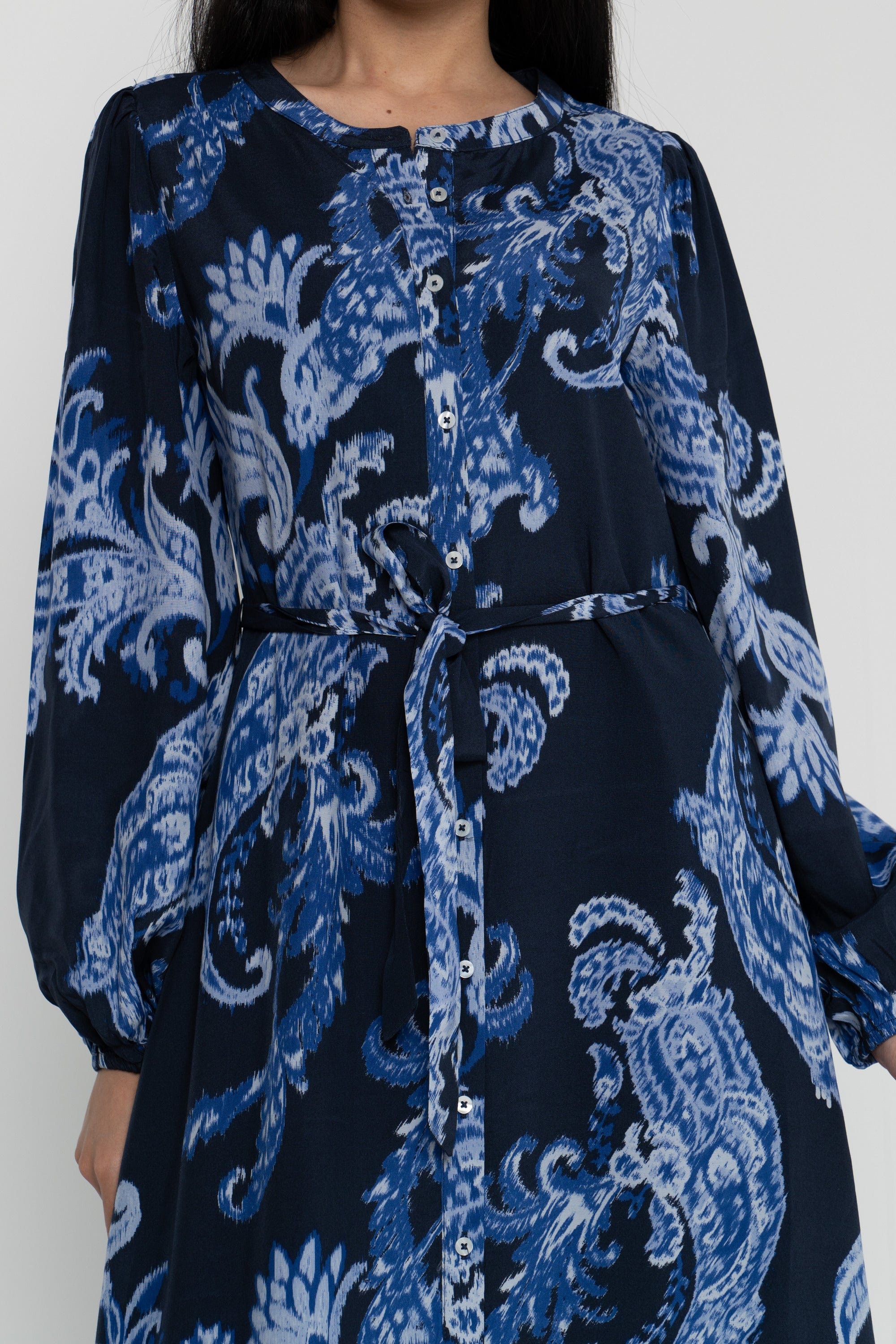 داليدرس فستان نسائي منقوش بأزرار أمامية كم طويل