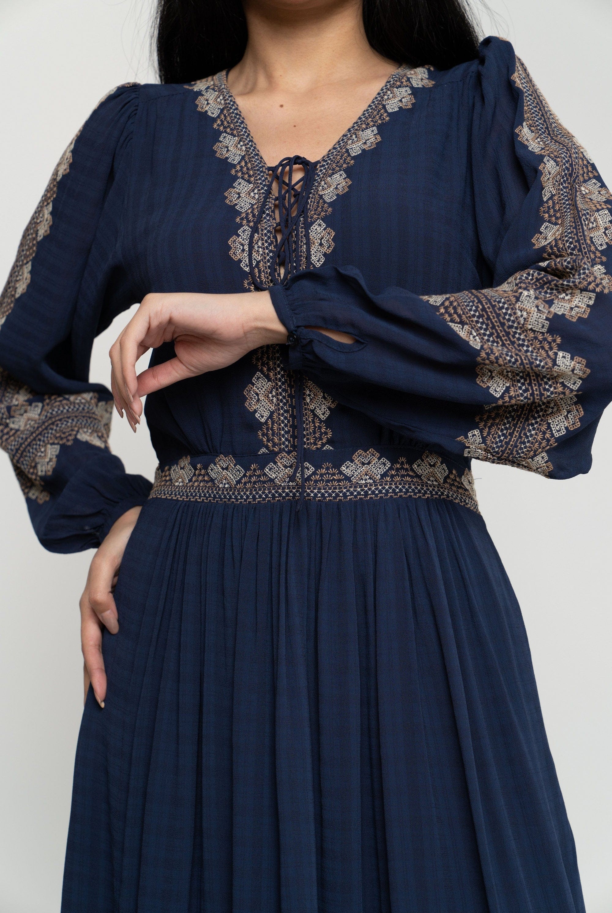 داليدرس فستان ميدي مخصر كم طويل منقوش نسائي أسود سحلبي