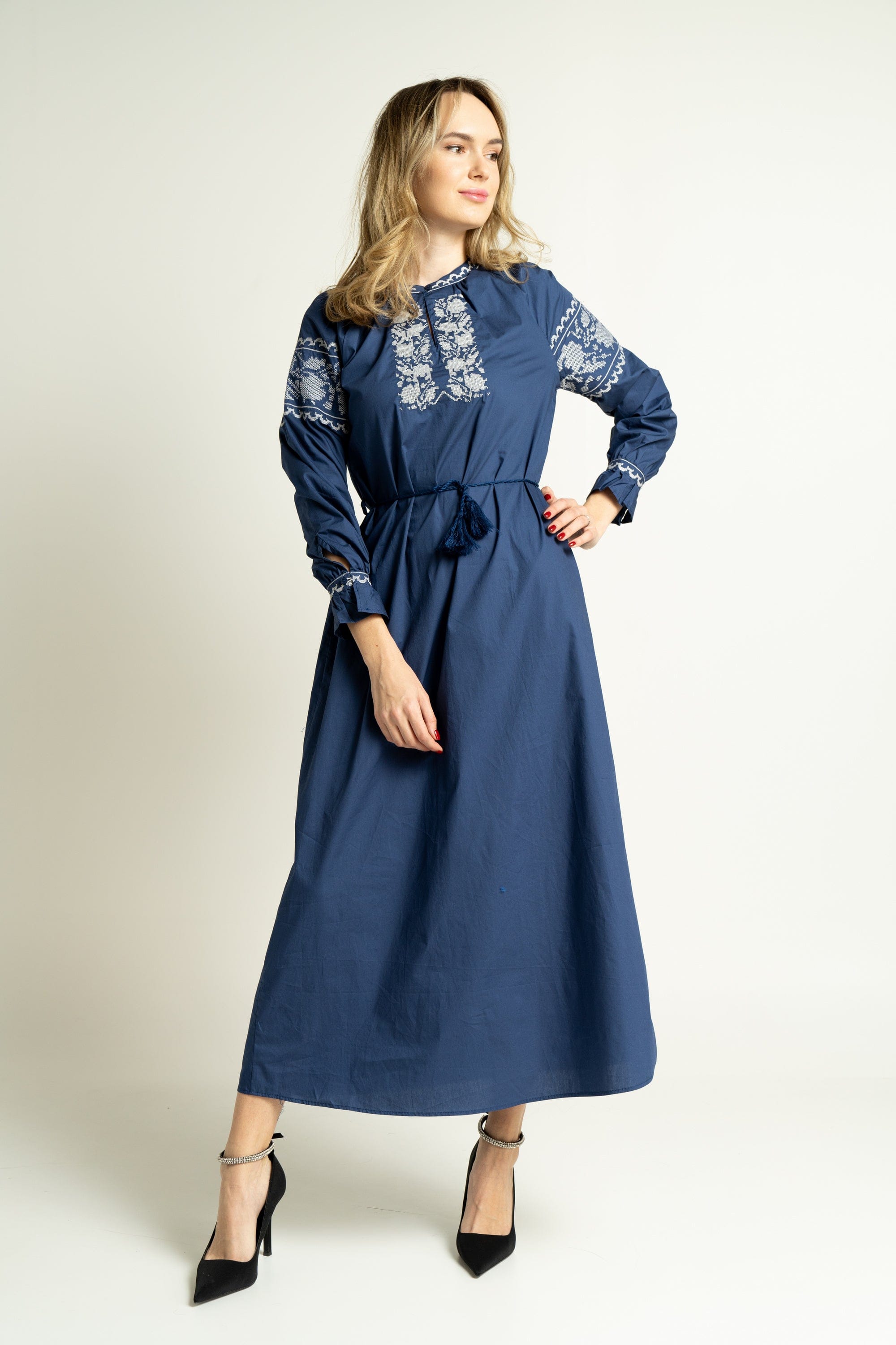 داليدرس فستان نسائي ميدي مطرز مجرة أزرق