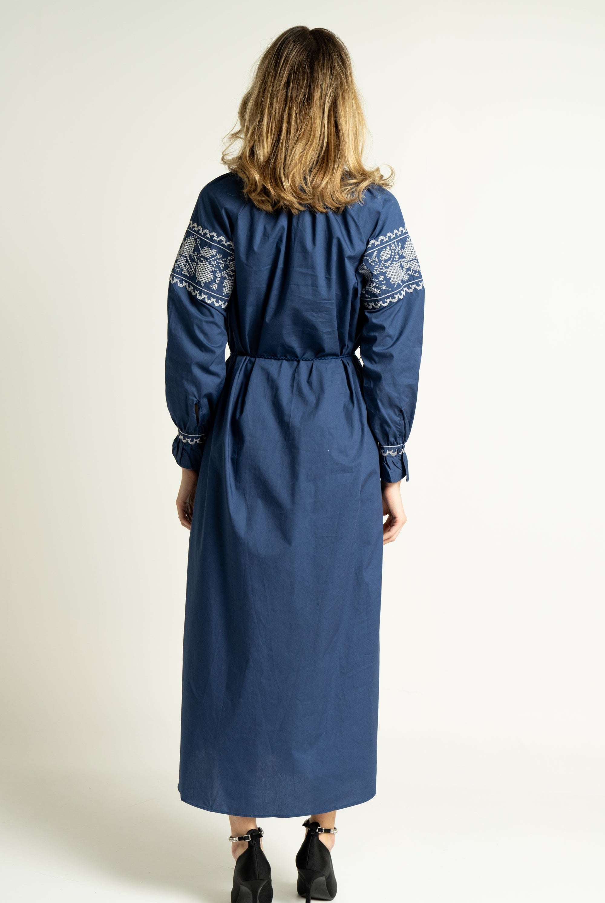 داليدرس فستان نسائي ميدي مطرز مجرة أزرق