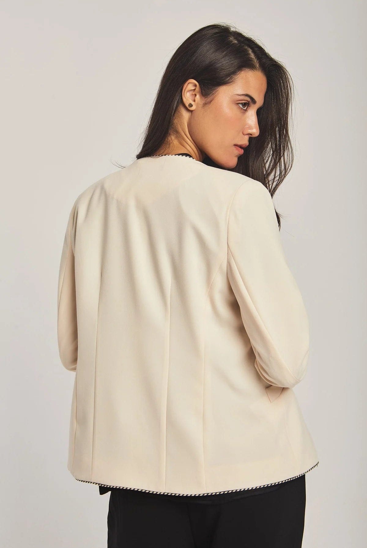 داليدرس سترة نسائية رسمية سادة لؤلؤ عاجي