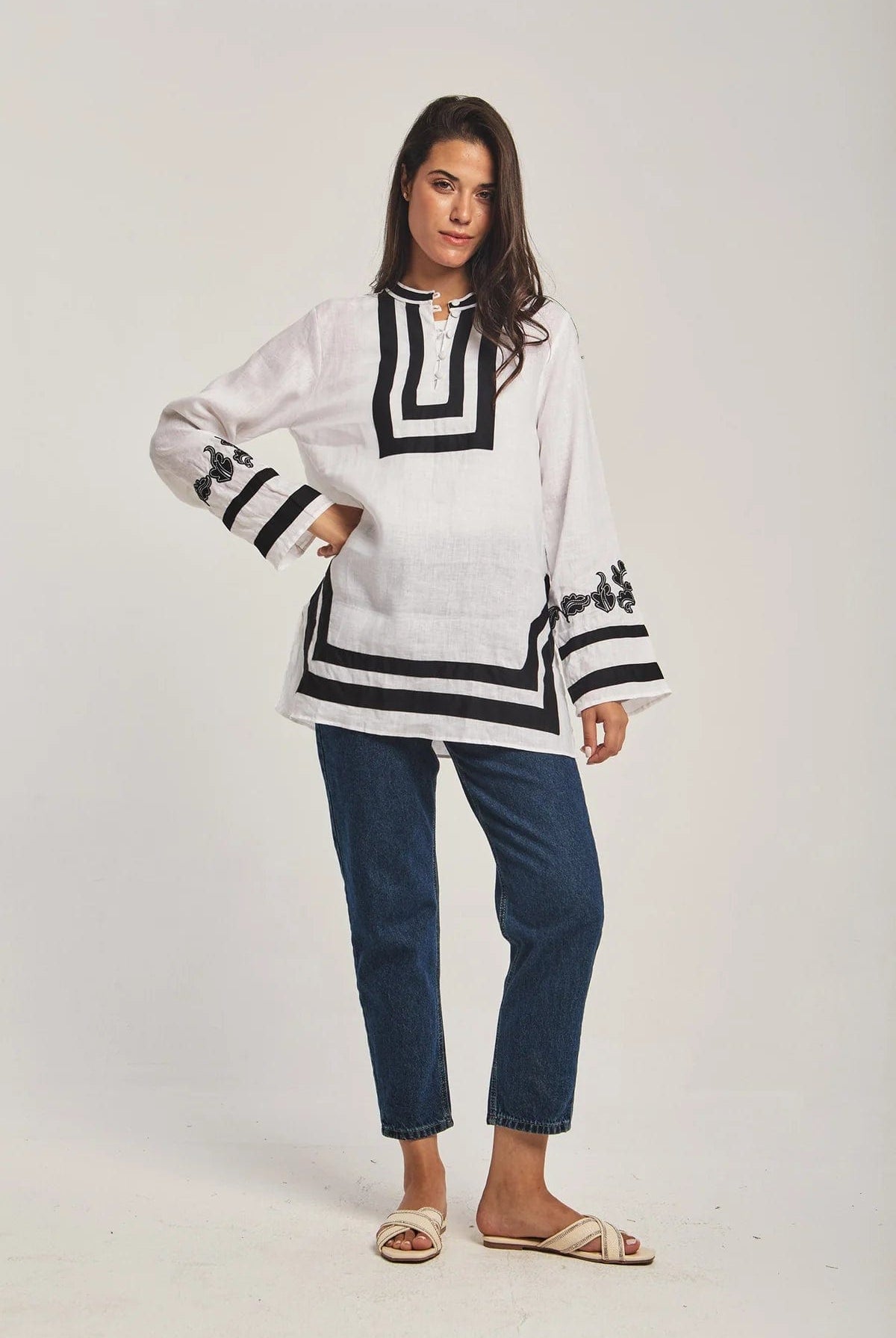 داليدرس قفطان نسائي مطرز أبيض