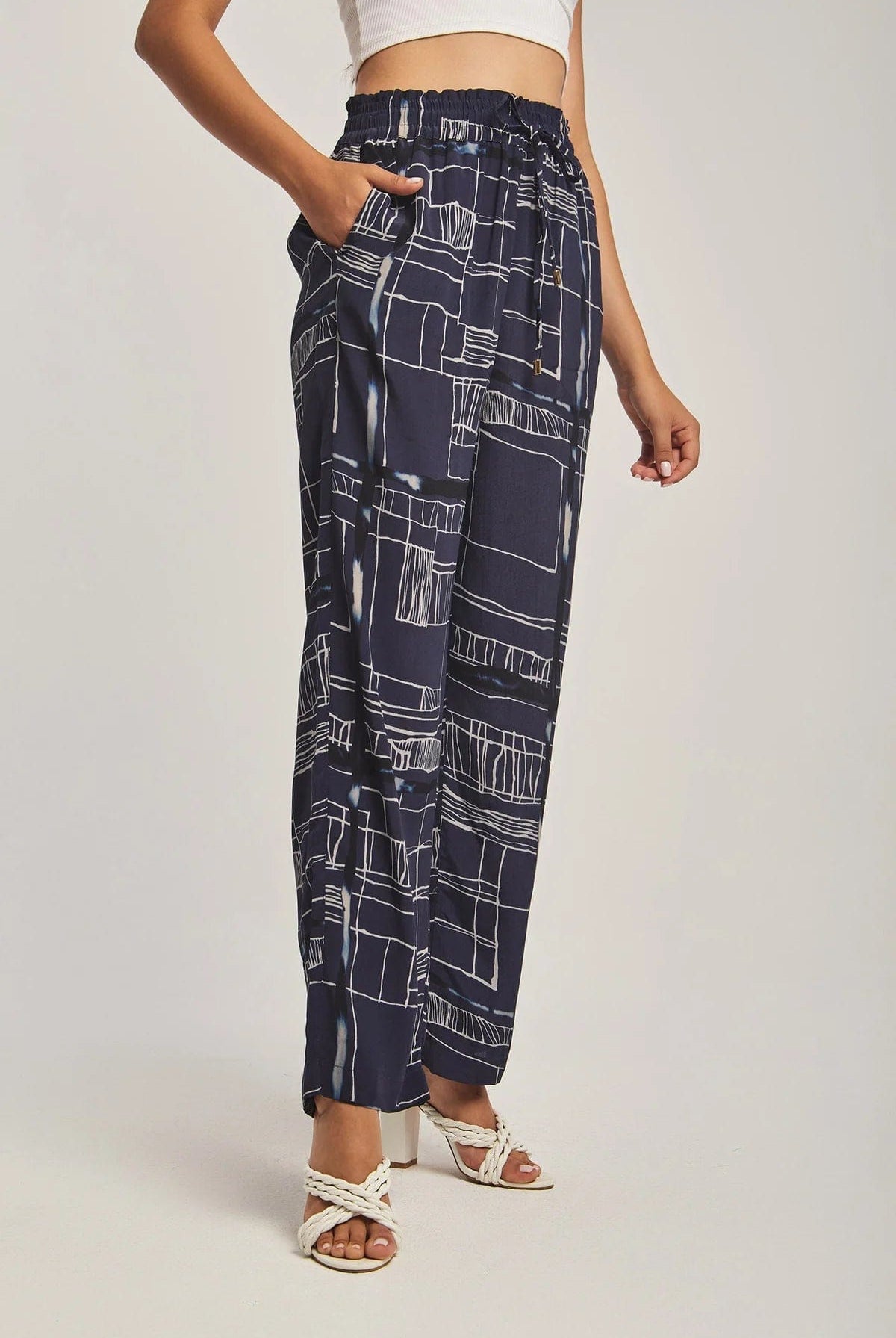 داليدرس بنطلون نسائي بنمط مربعات أسود سحلبي