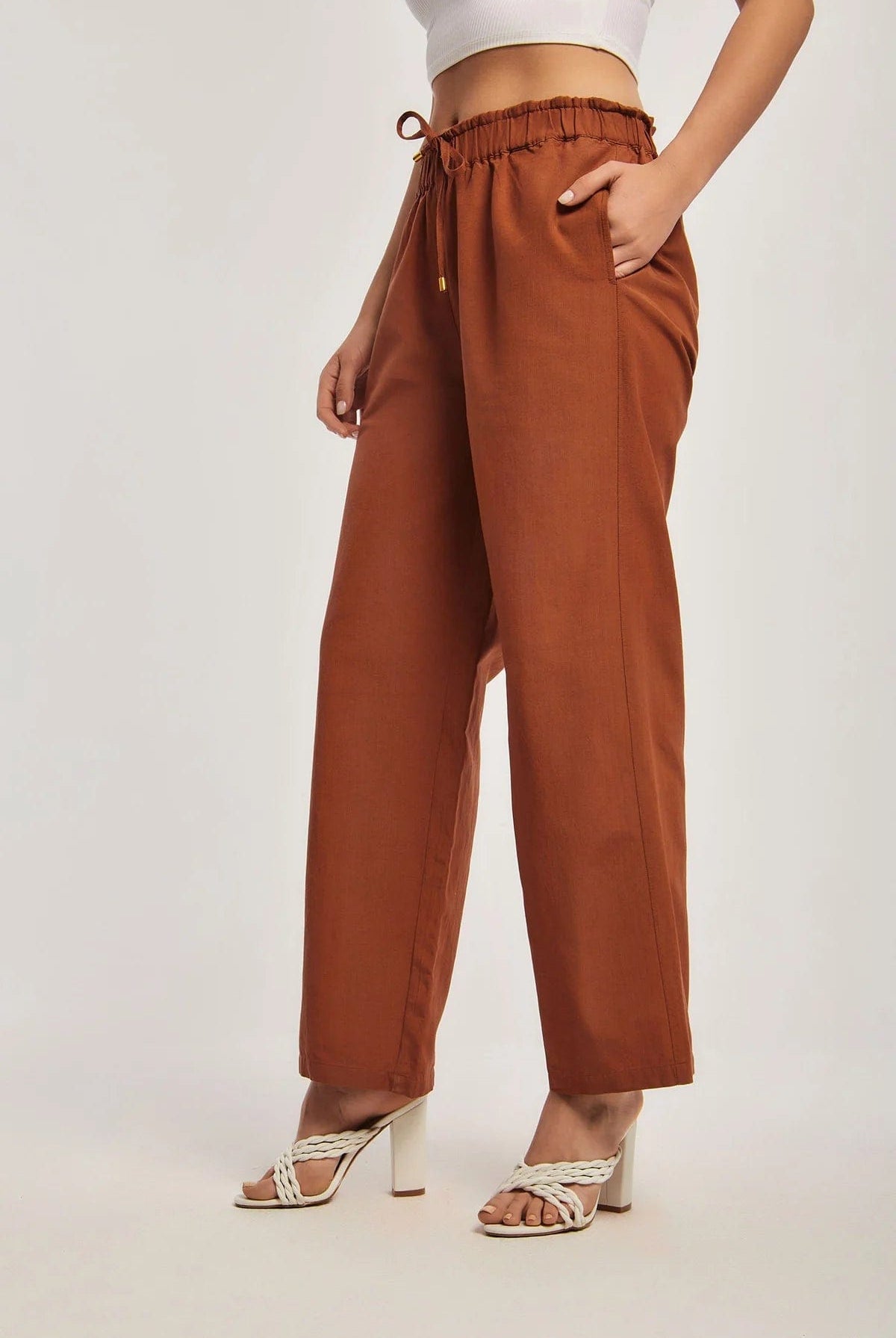 داليدرس بنطلون نسائي سادة برباط كراميل