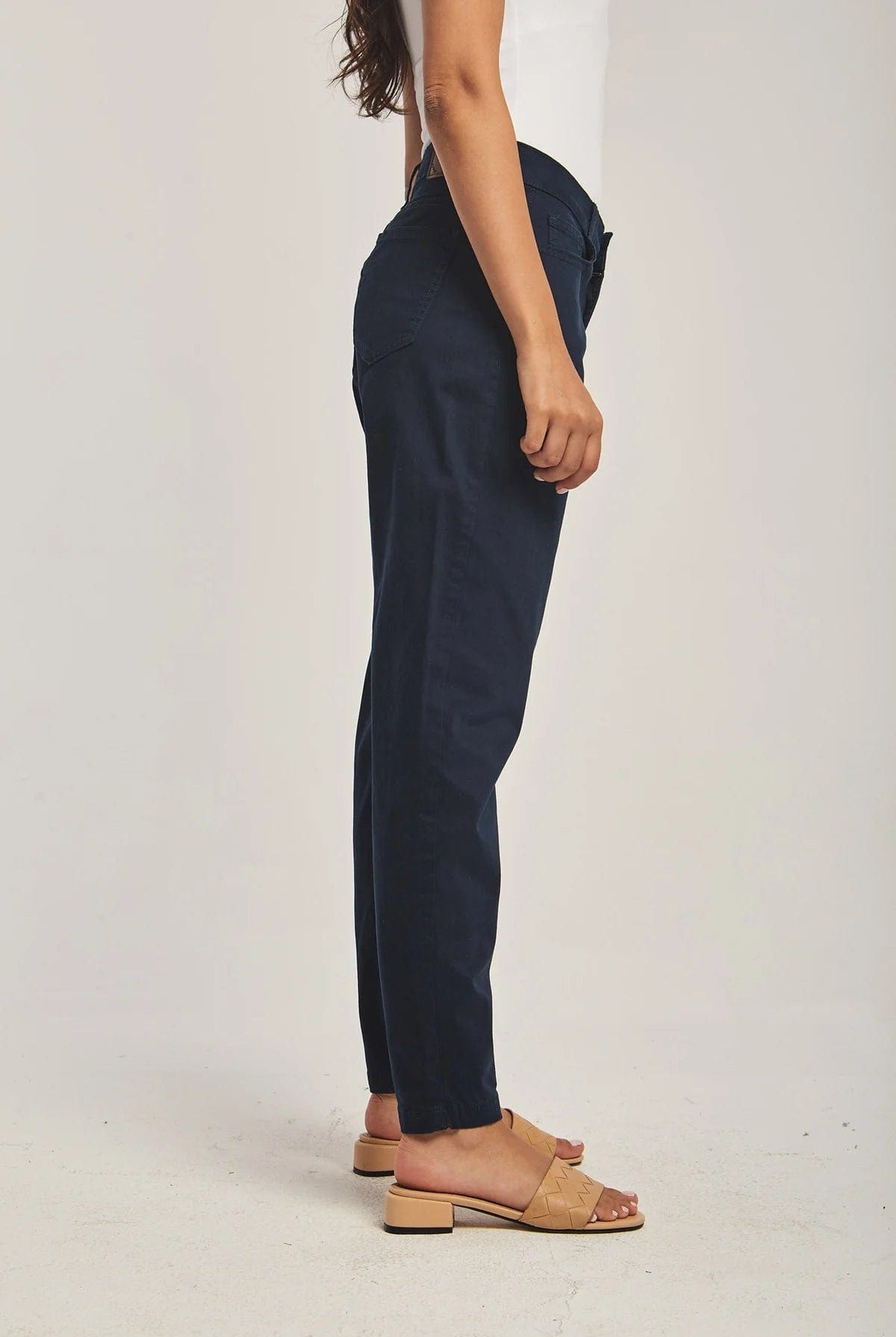 داليدرس بنطال نسائي تشينو سادة زيتوني