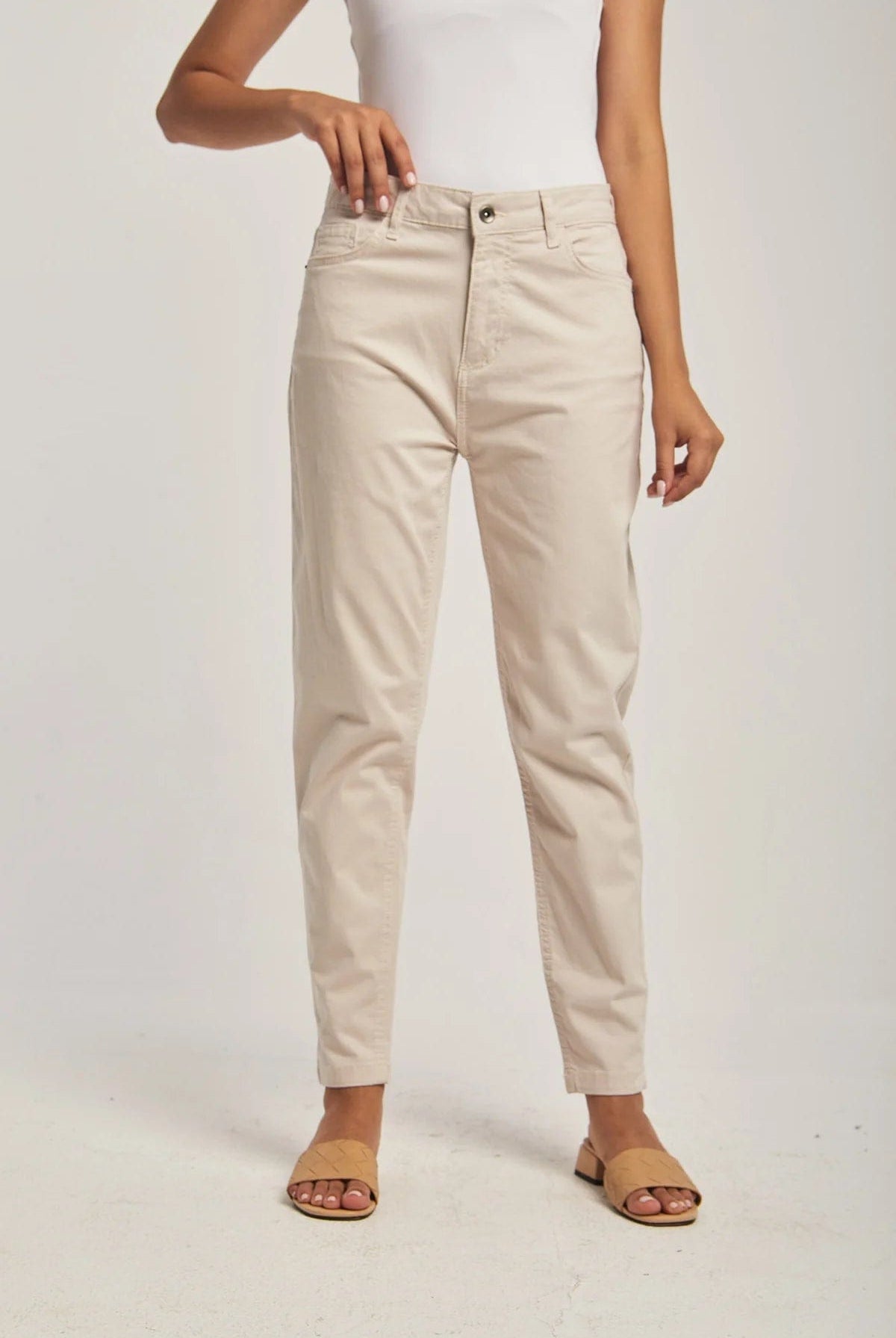 داليدرس بنطال نسائي تشينو سادة زيتوني