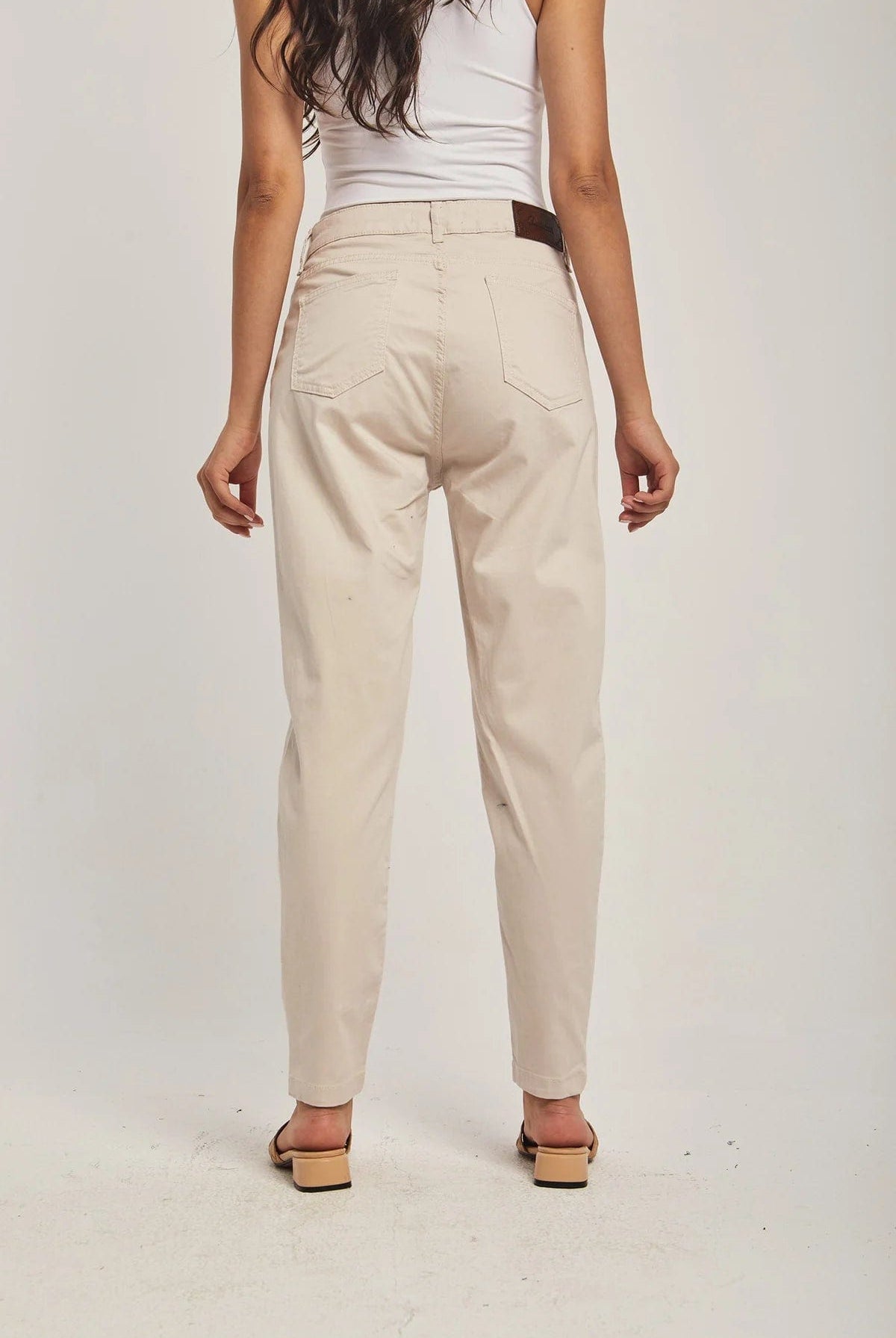 داليدرس بنطال نسائي تشينو سادة زيتوني