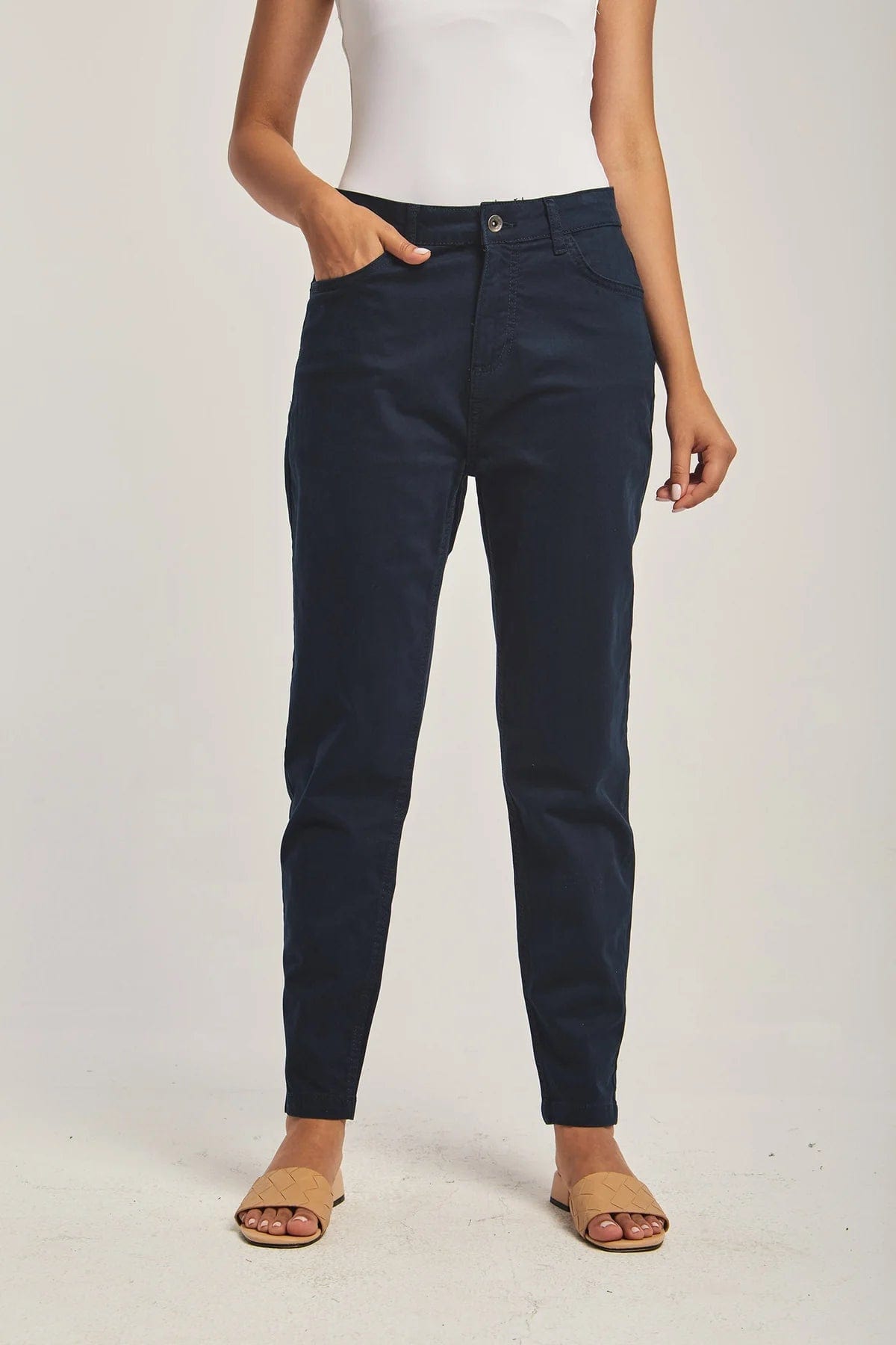 داليدرس بنطال نسائي تشينو سادة زيتوني