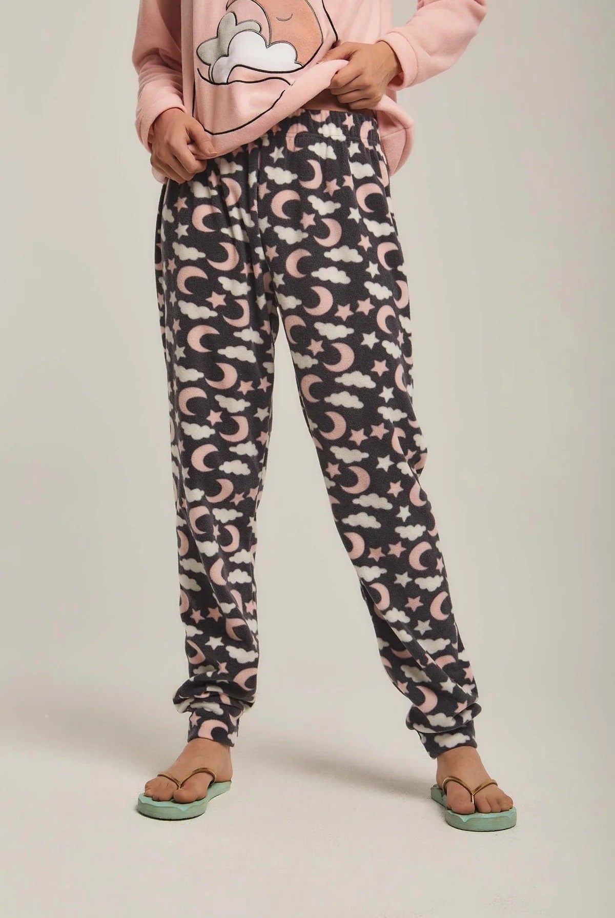 داليدرس بيجامة نسائية بطبعة على الصدر وردي فاتح