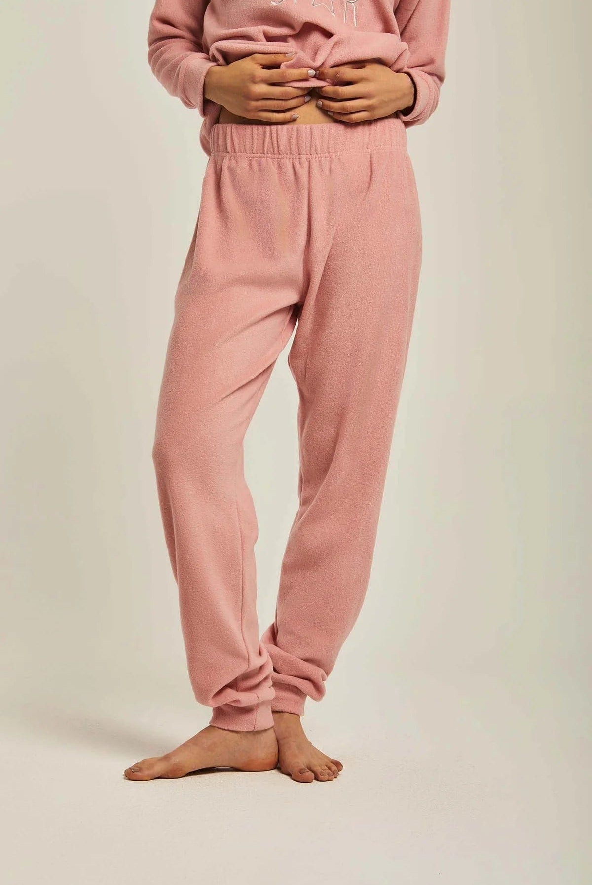 داليدرس بيجامة نسائية بأكمام طويلة بتطريز خفيف وردي فاتح