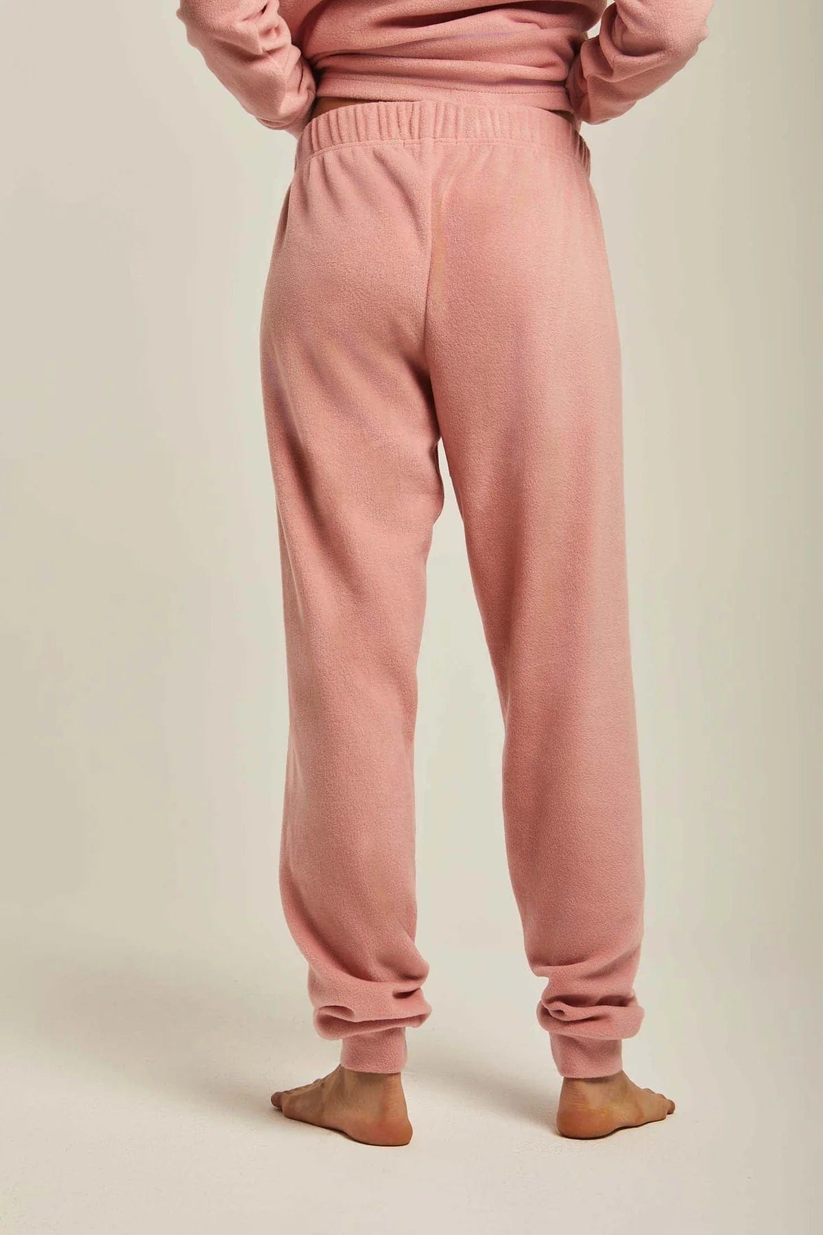 داليدرس بيجامة نسائية بأكمام طويلة بتطريز خفيف وردي فاتح