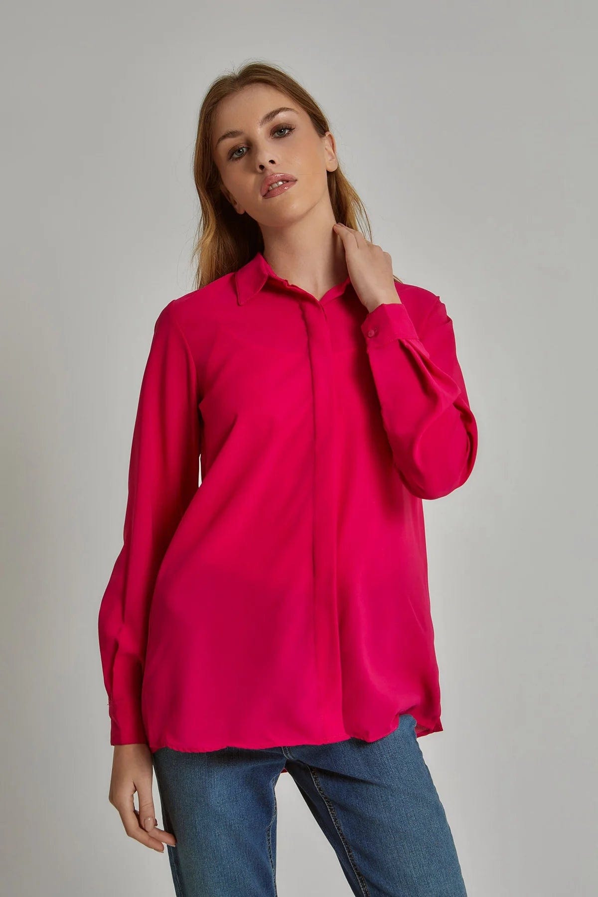 داليدرس بلوزة نسائية سادة بأكمام طويلة