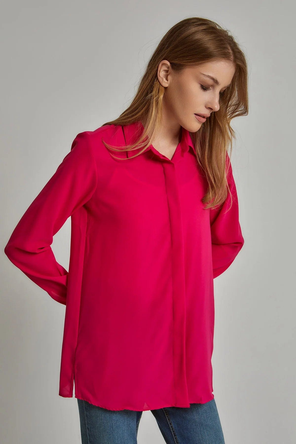 داليدرس بلوزة نسائية سادة بأكمام طويلة