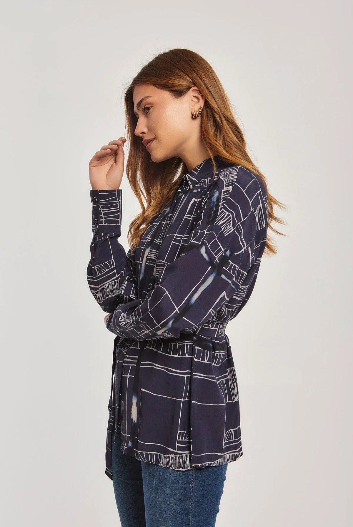 داليدرس بلوزة نسائية بنمط مربعات أسود سحلبي